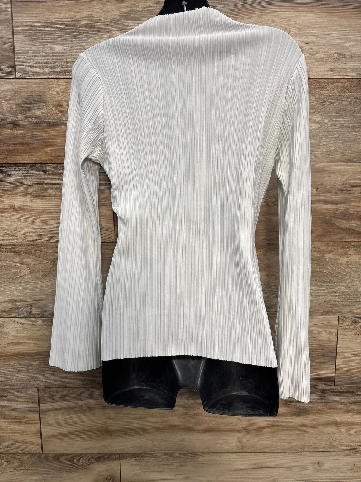 Pretty Little Thing White Plisse Fitted Top sz Medium - Me n Mommy To Be