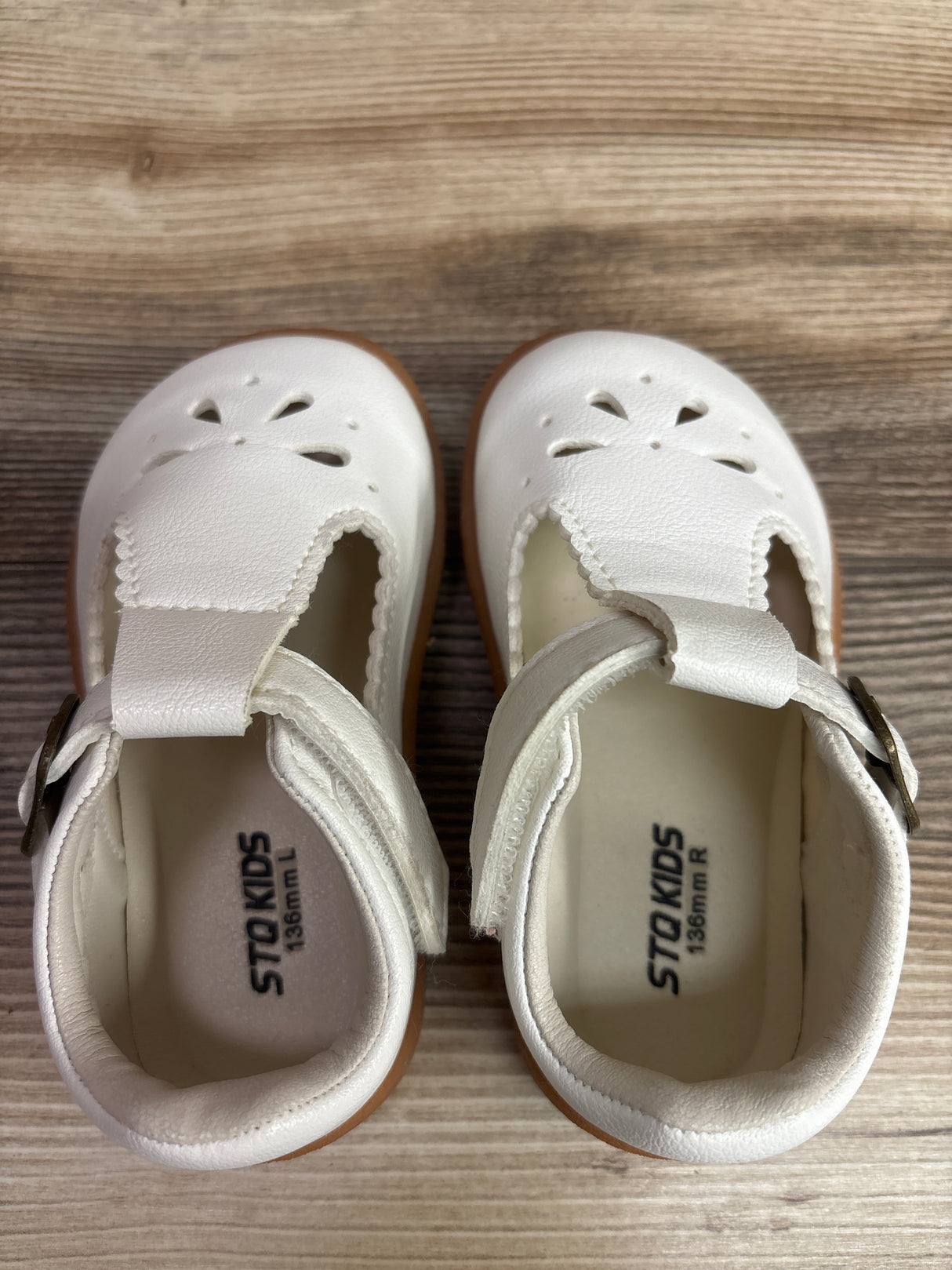 STQ KIDS Wide Toe Box Mary Jane Dress Shoes White sz 6c