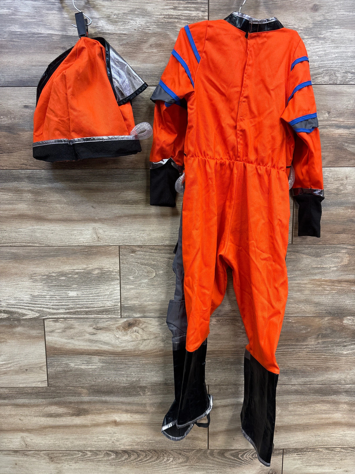Teetot & Co. Astronaut Costume Orange sz 5-6 - Me n Mommy To Be