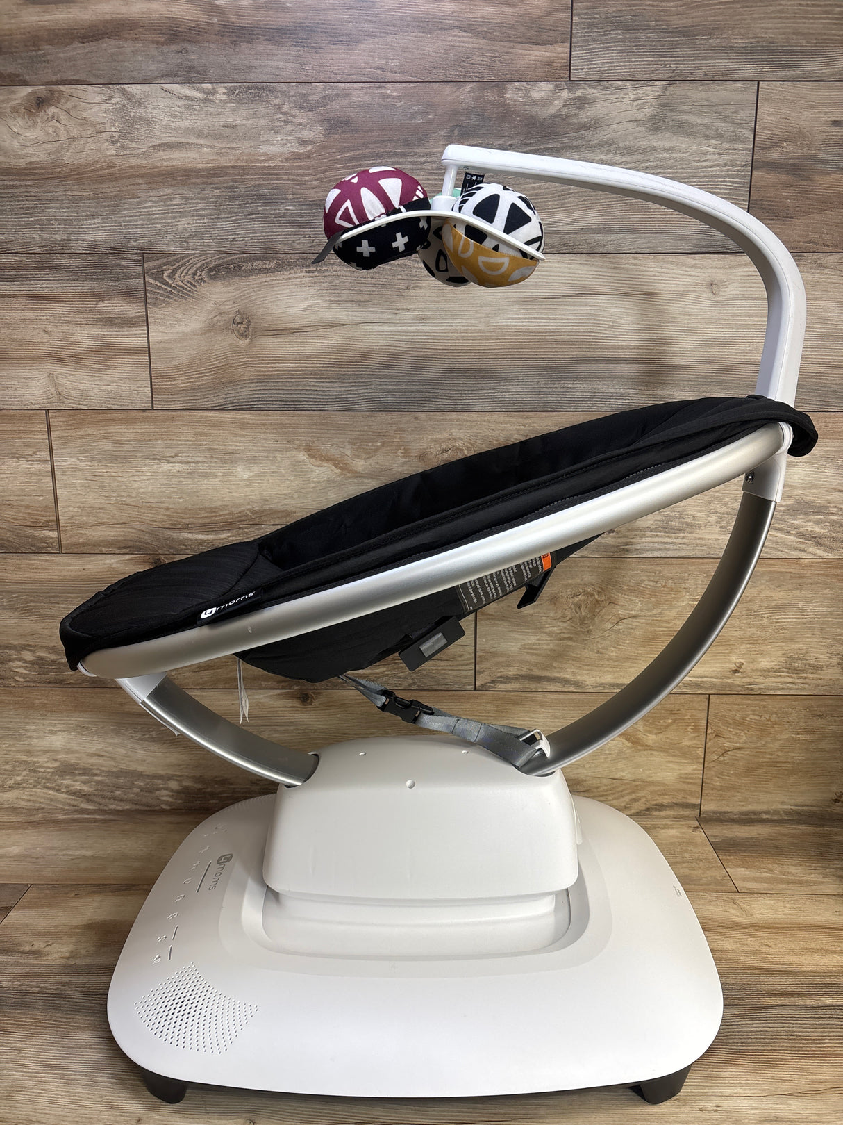 4moms mamaRoo Multi-Motion Baby Swing Smart Connectivity in Black