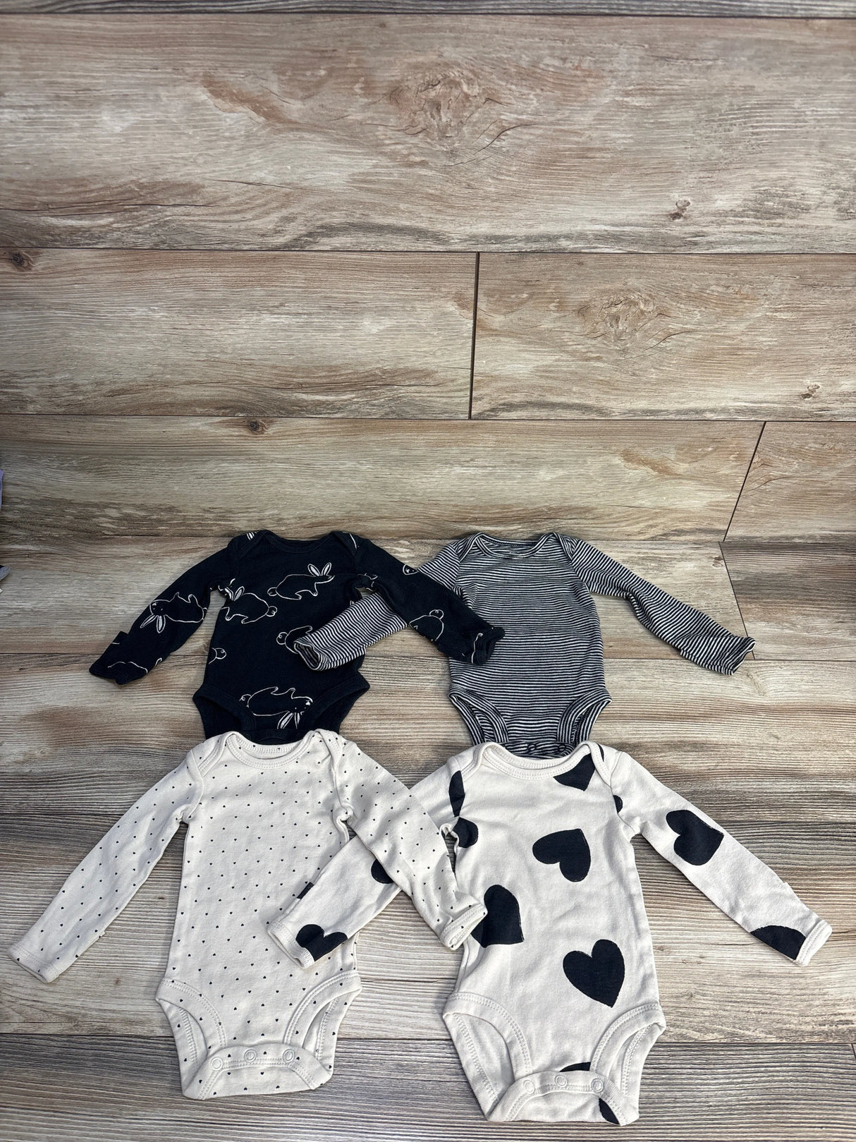 Carter's 4pk Heart Print Bodysuits Tan sz Newborn