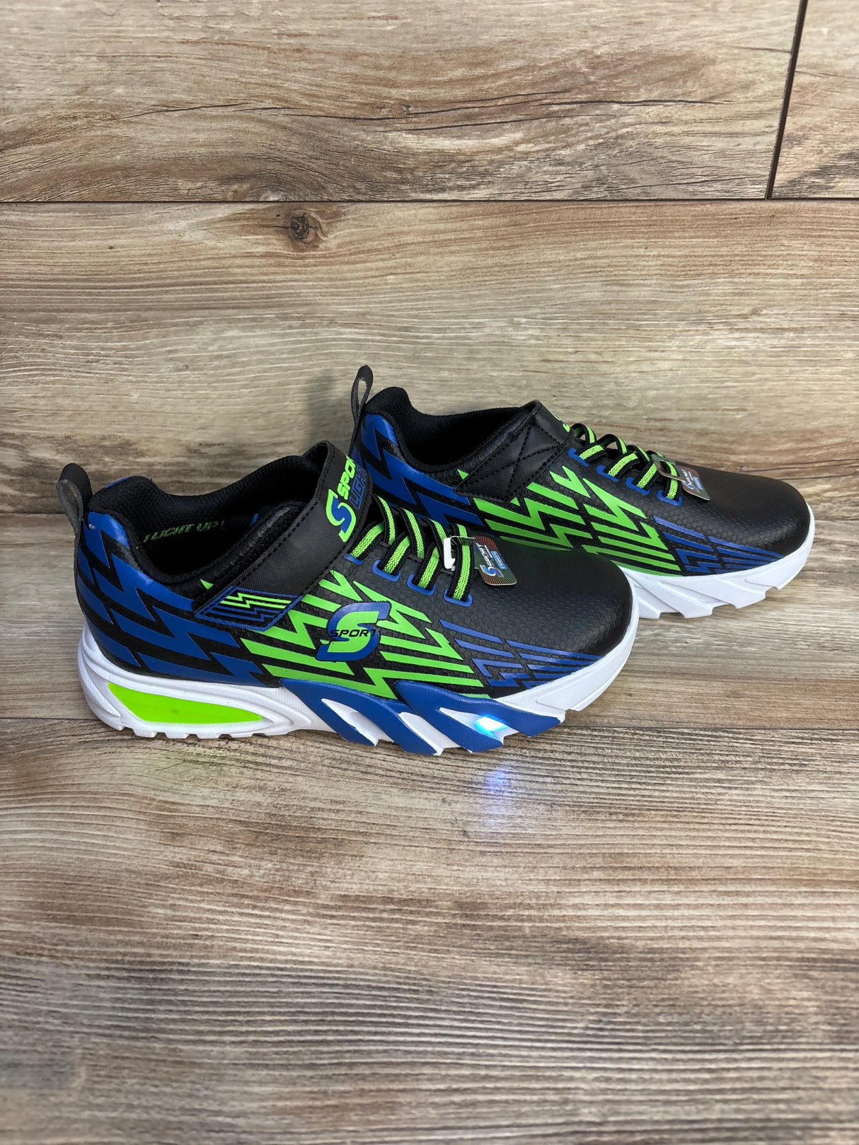NEW Skechers Jaycob 2.0 Boys' Light-Up Sneakers Black sz 4Y - Me n Mommy To Be