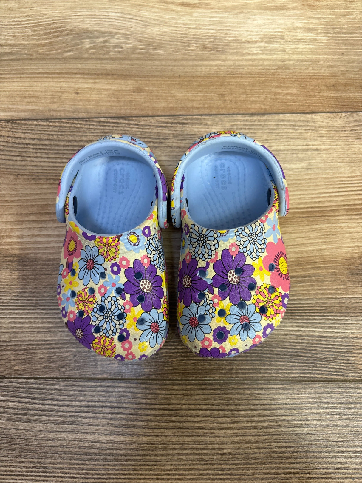 Crocs Classic Clogs Retro Floral Print, Blue sz 5c