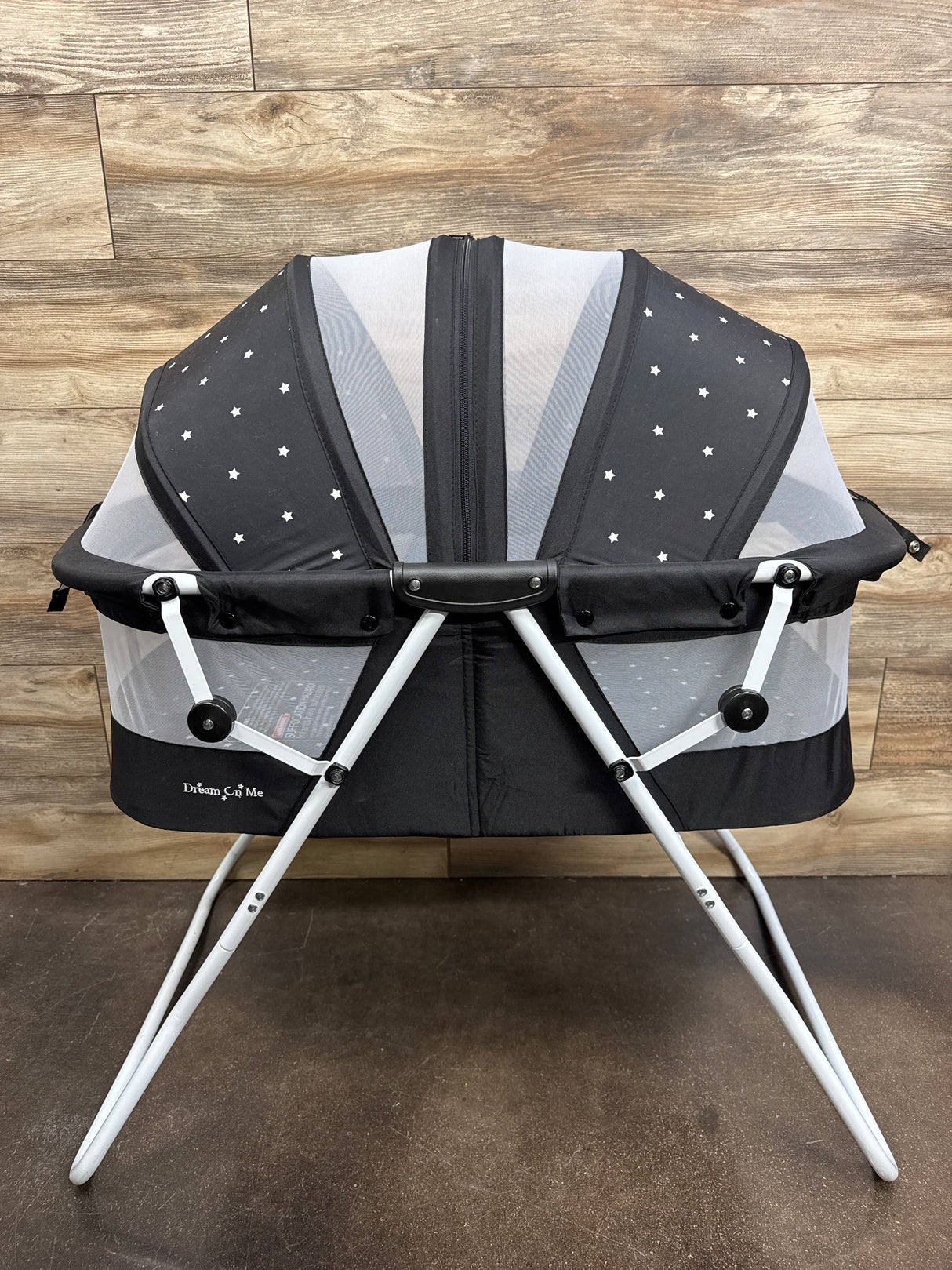 Dream On Me Karley Bassinet - Star Print Black