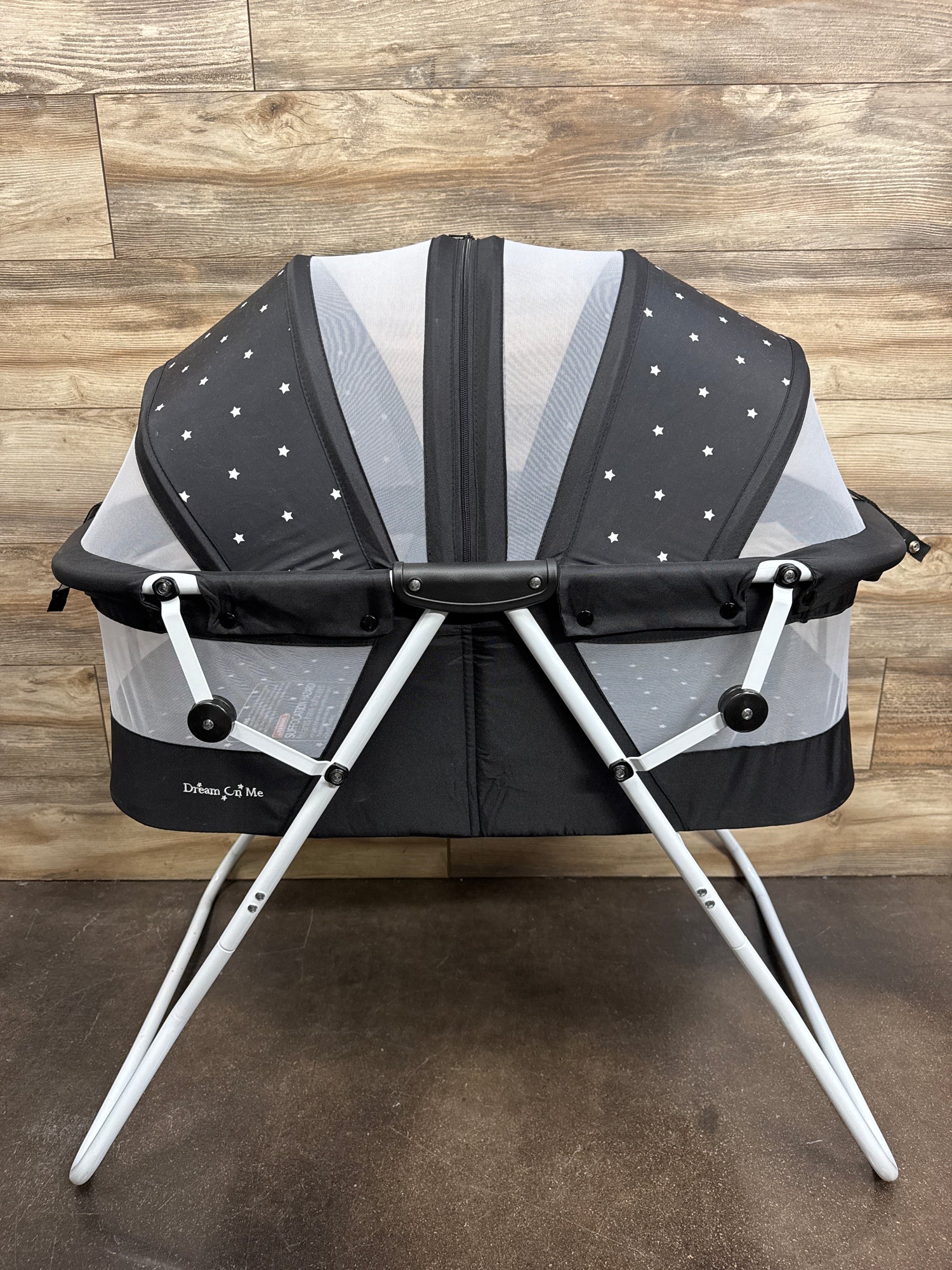 Dream On Me Karley Bassinet - Star Print Black