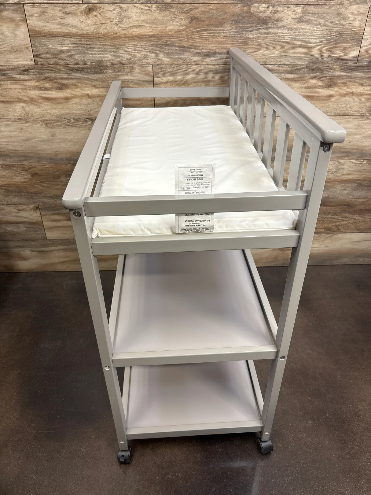 Delta Children Liberty Changing Table with Pad