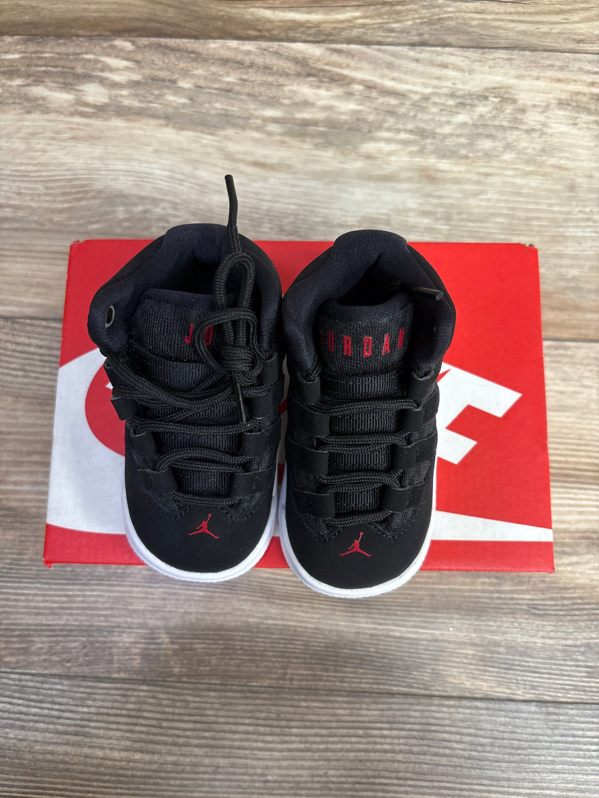 NEW Air Jordan Max Aura BT 'Black Gym Red' Sneakers sz 4c