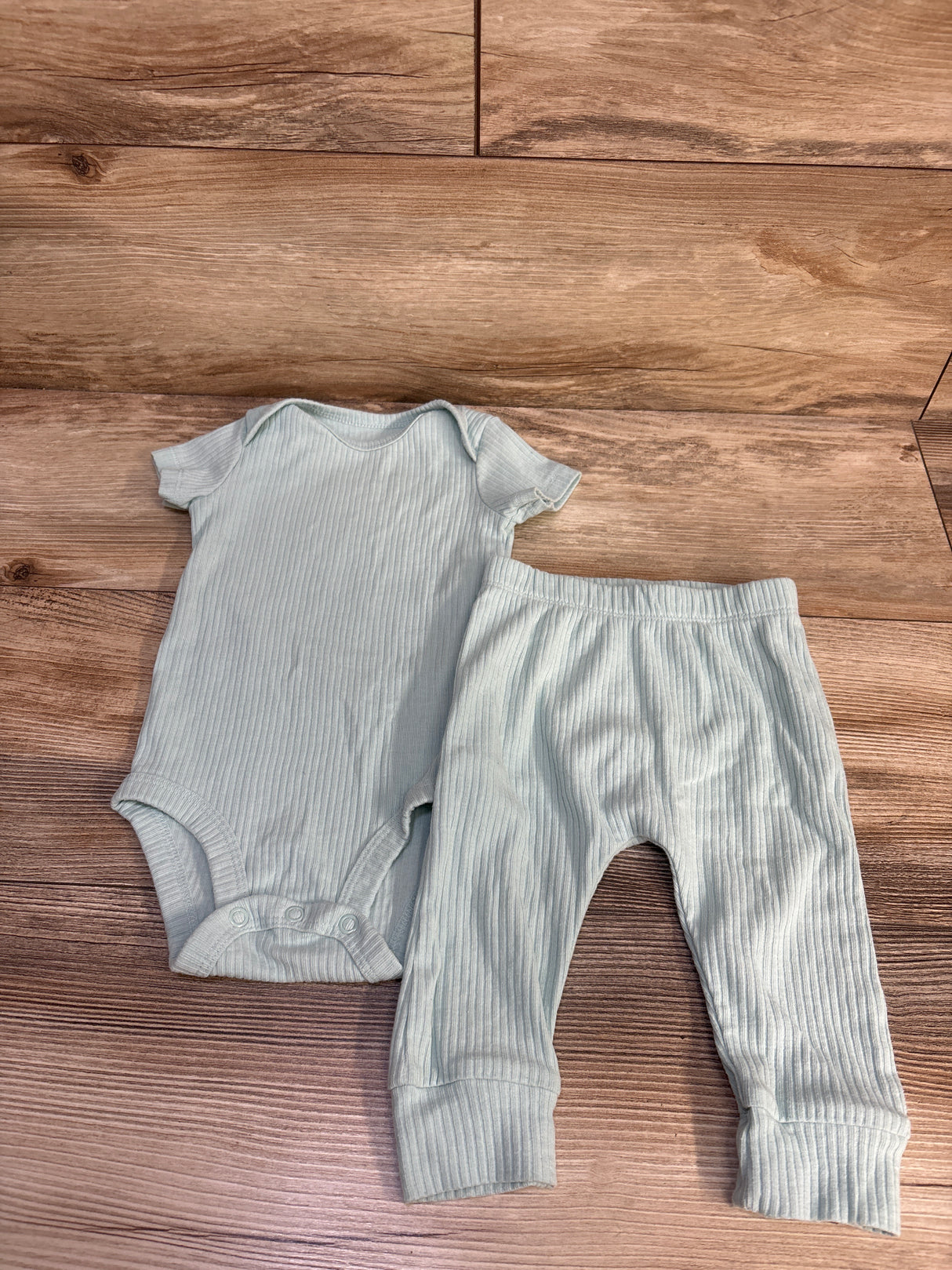 Carter's 2pc Ribbed Bodysuit & Pants Set Green sz 6m