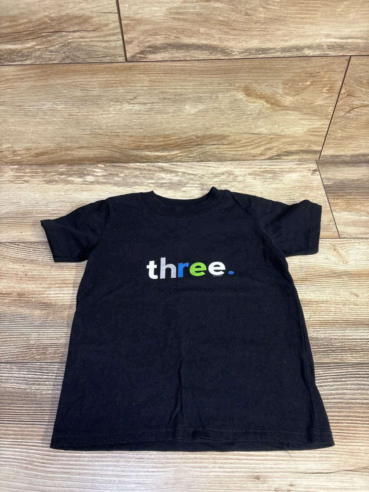 Gildan 'Three.' Shirt Black sz 2T