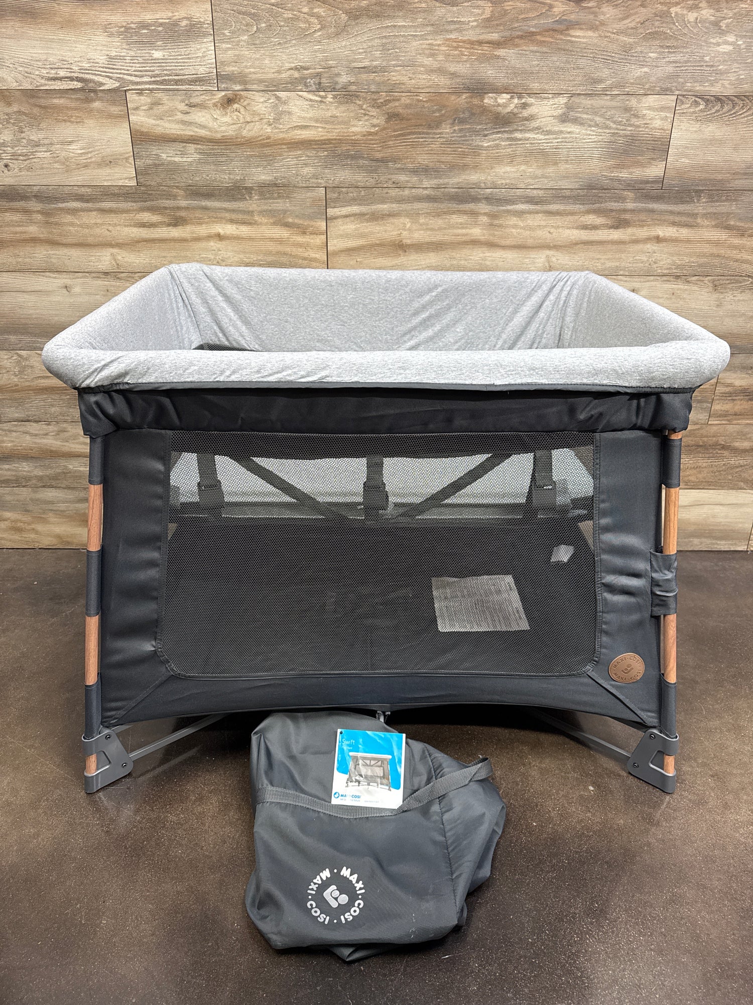 Maxi-Cosi Swift Playard in Grey