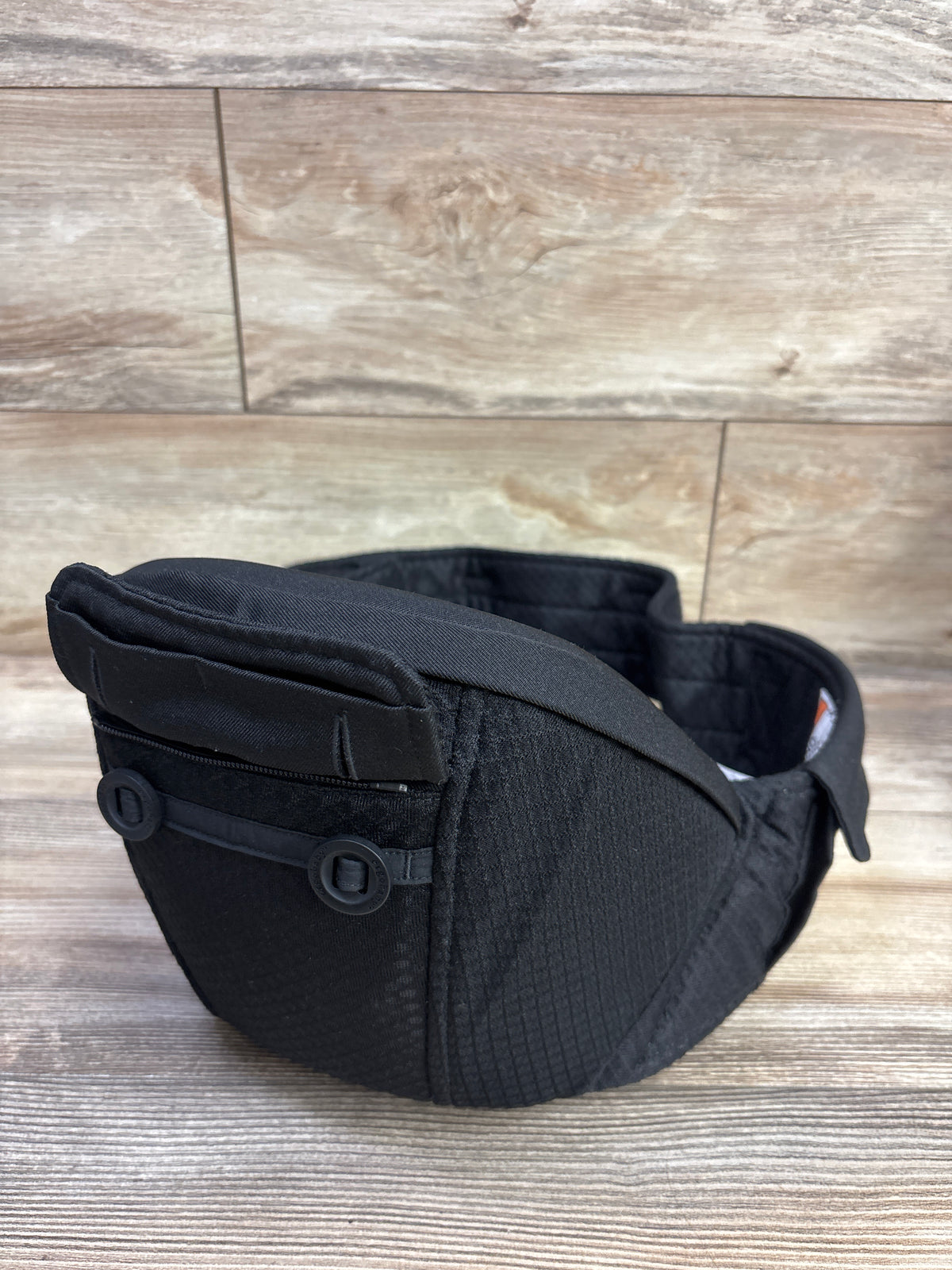 Ergobaby Alta Hip Seat Baby Carrier in Onyx Black 12-45lbs