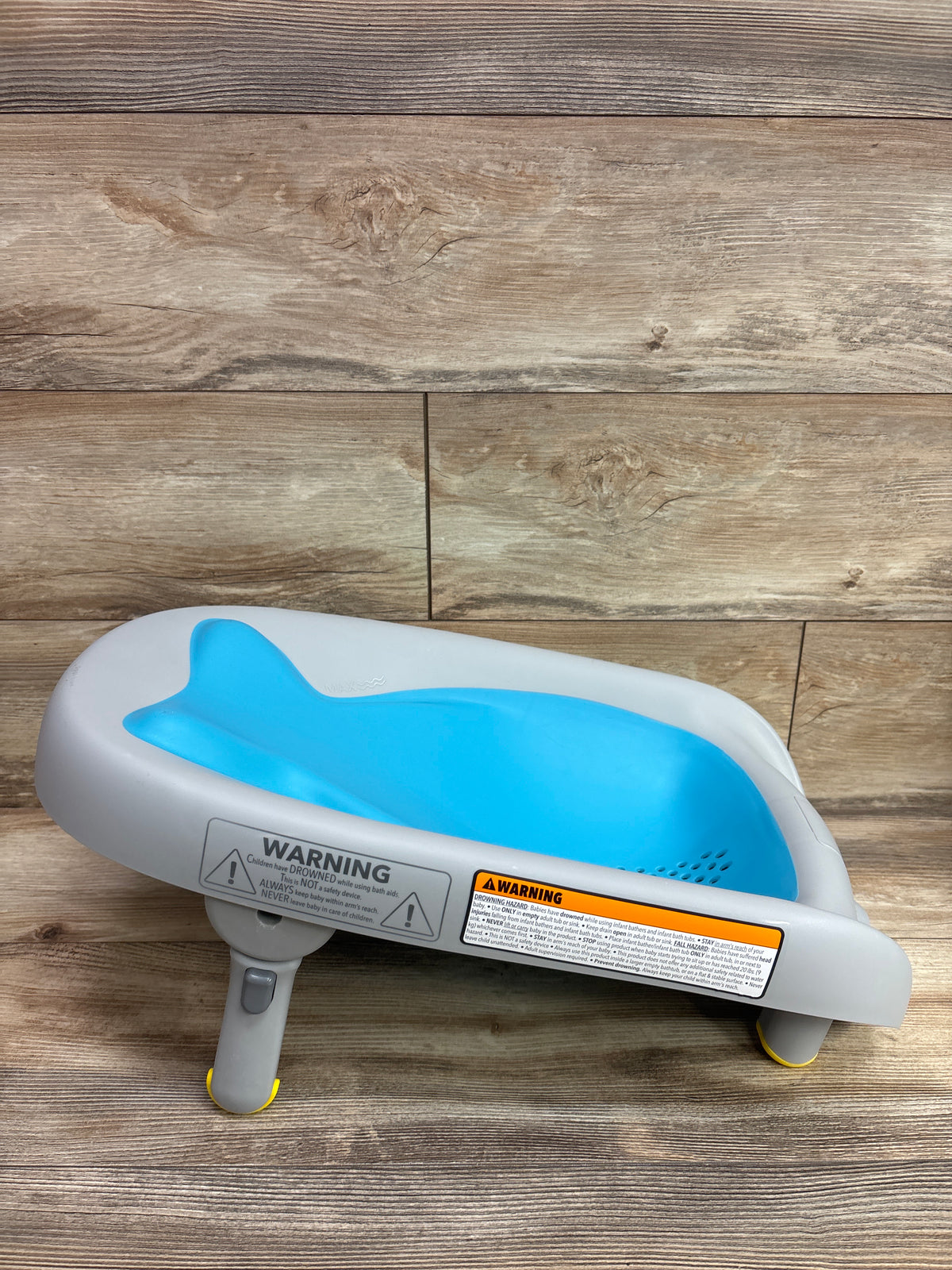 Skip Hop Baby Bath Tub Moby Recline and Rinse