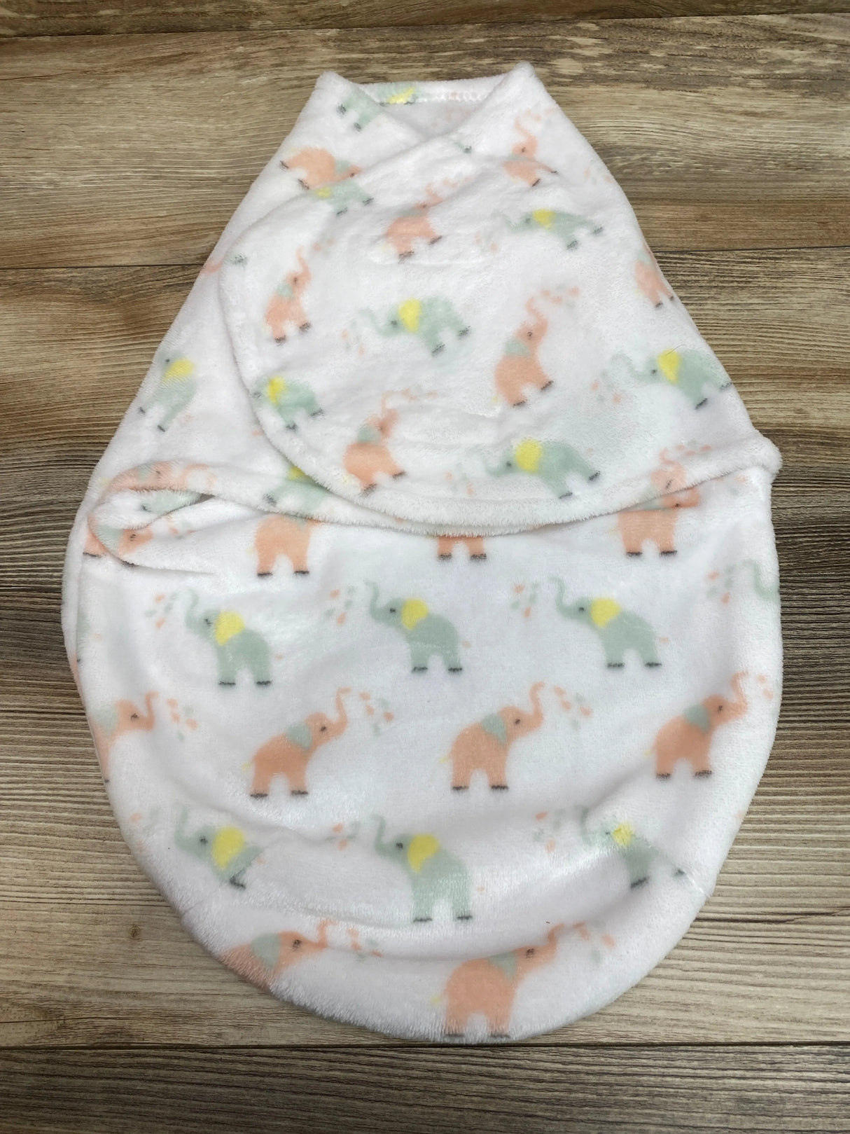 Plush Elephant Print Swaddle White sz 0-3m