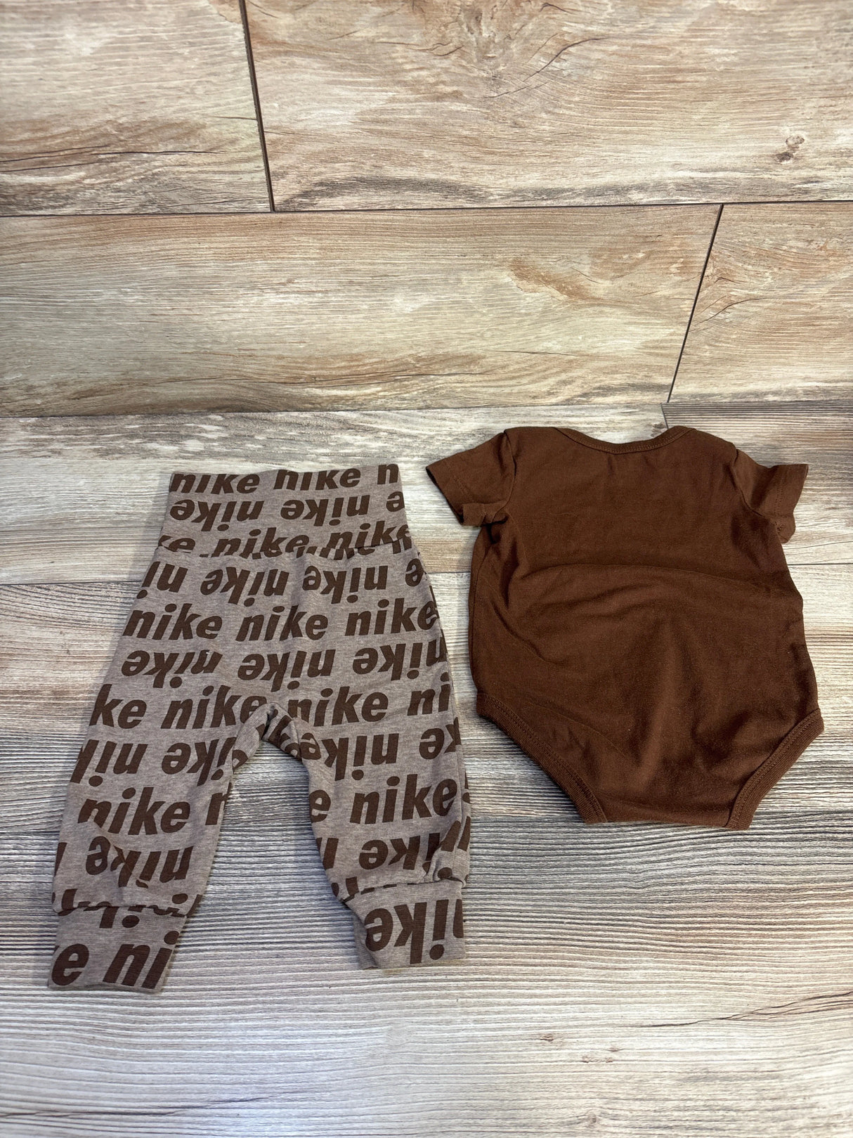 Nike 2pc Bodysuit & Joggers Set Brown sz 6m