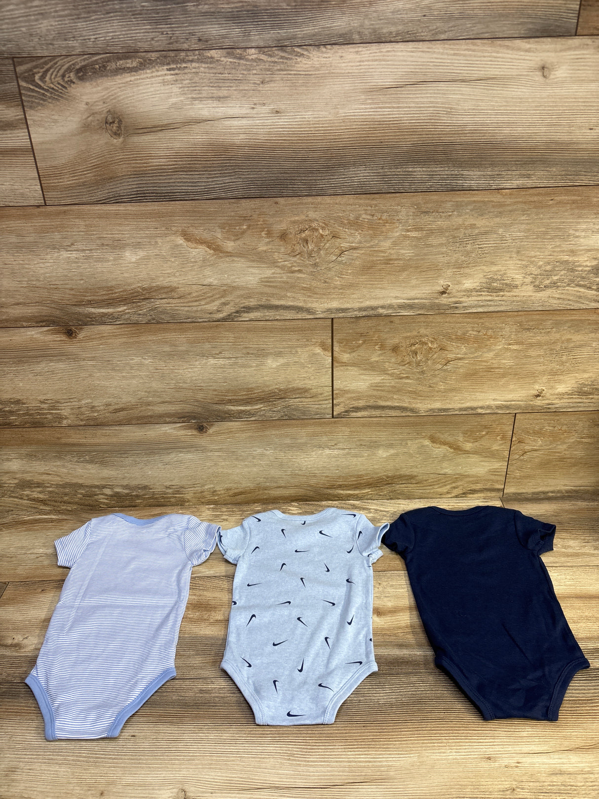 Nike 3pk Bodysuit Blue sz 12m
