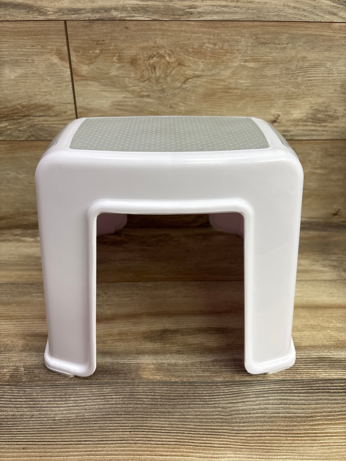 NEW Bizzu 2-Step Step Stool 10m+