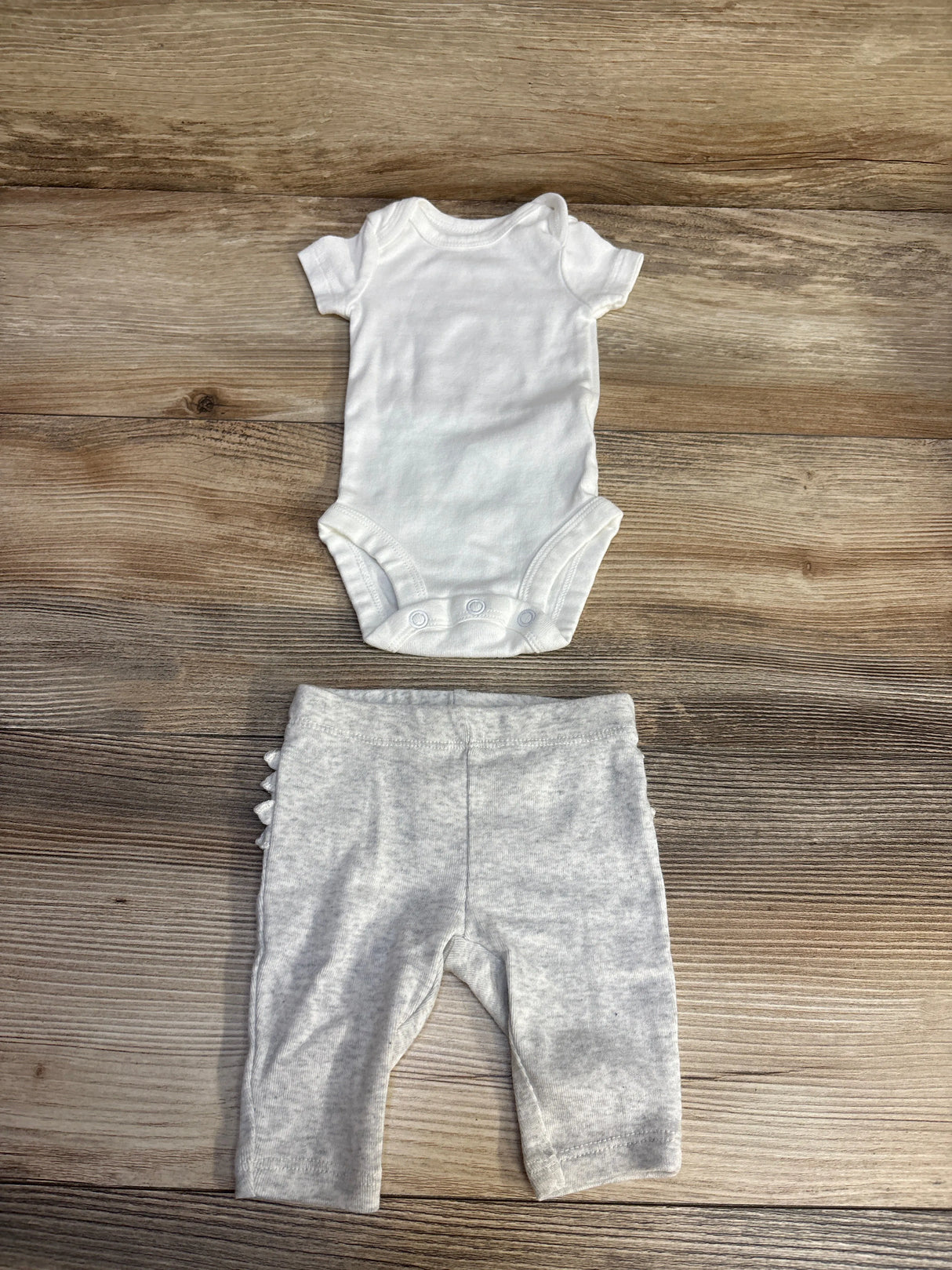 Carter's 2pc Bodysuit & Pants White sz Newborn - Me n Mommy To Be