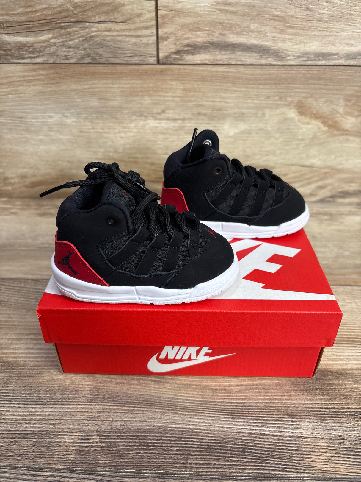 NEW Air Jordan Max Aura BT 'Black Gym Red' Sneakers sz 4c