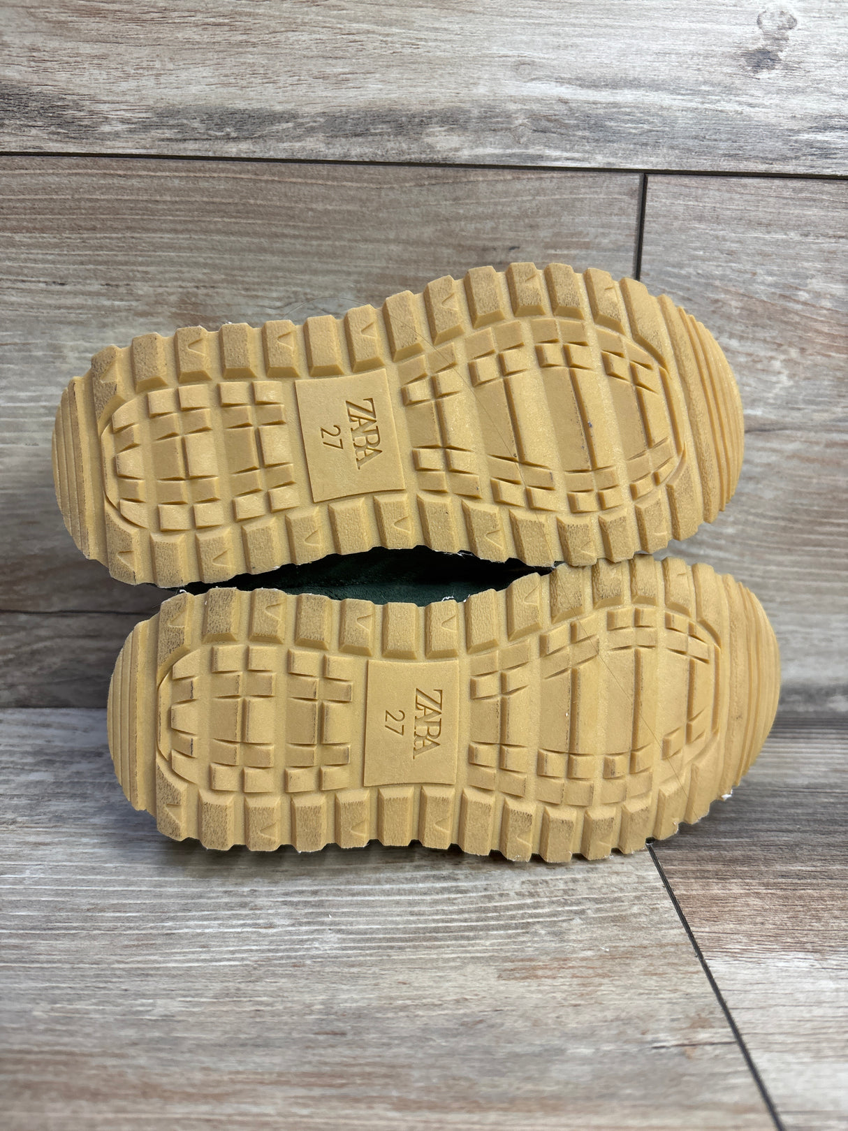 Zara Sports Sneakers, Green sz 10c