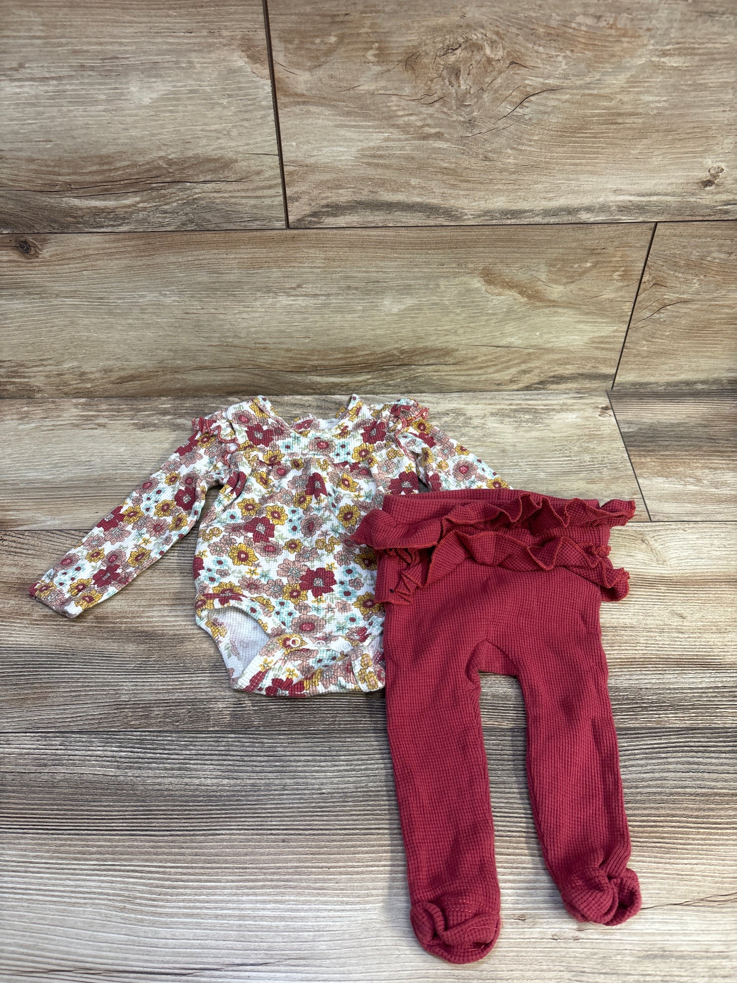 Catherine Malandrino 2pc Floral Waffle Knit Ruffle Set White sz 6/9m