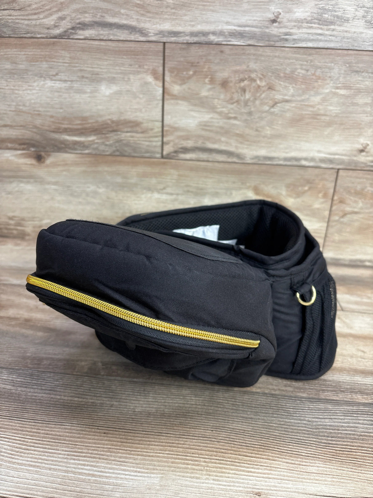 Tushbaby Hip Carrier in Black/Gold up to 45lbs