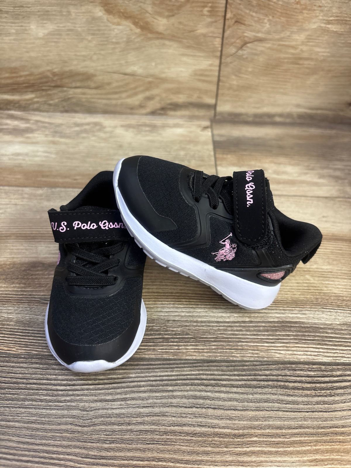 U.S. Polo Assn. Glitter Sneakers Black sz 5c