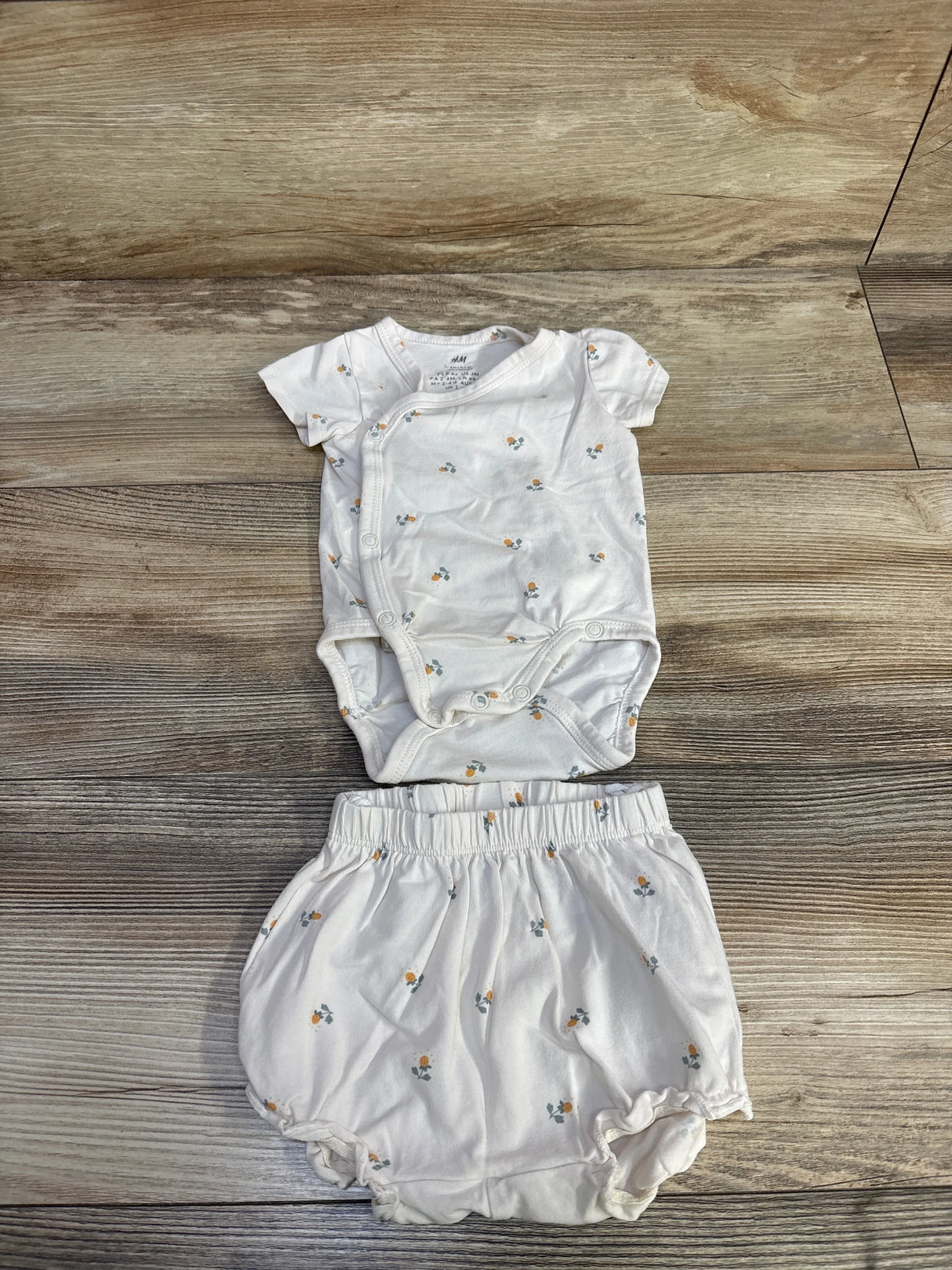 H&M 2pc Kimono Bodysuit & Shorts Set Beige sz 3m