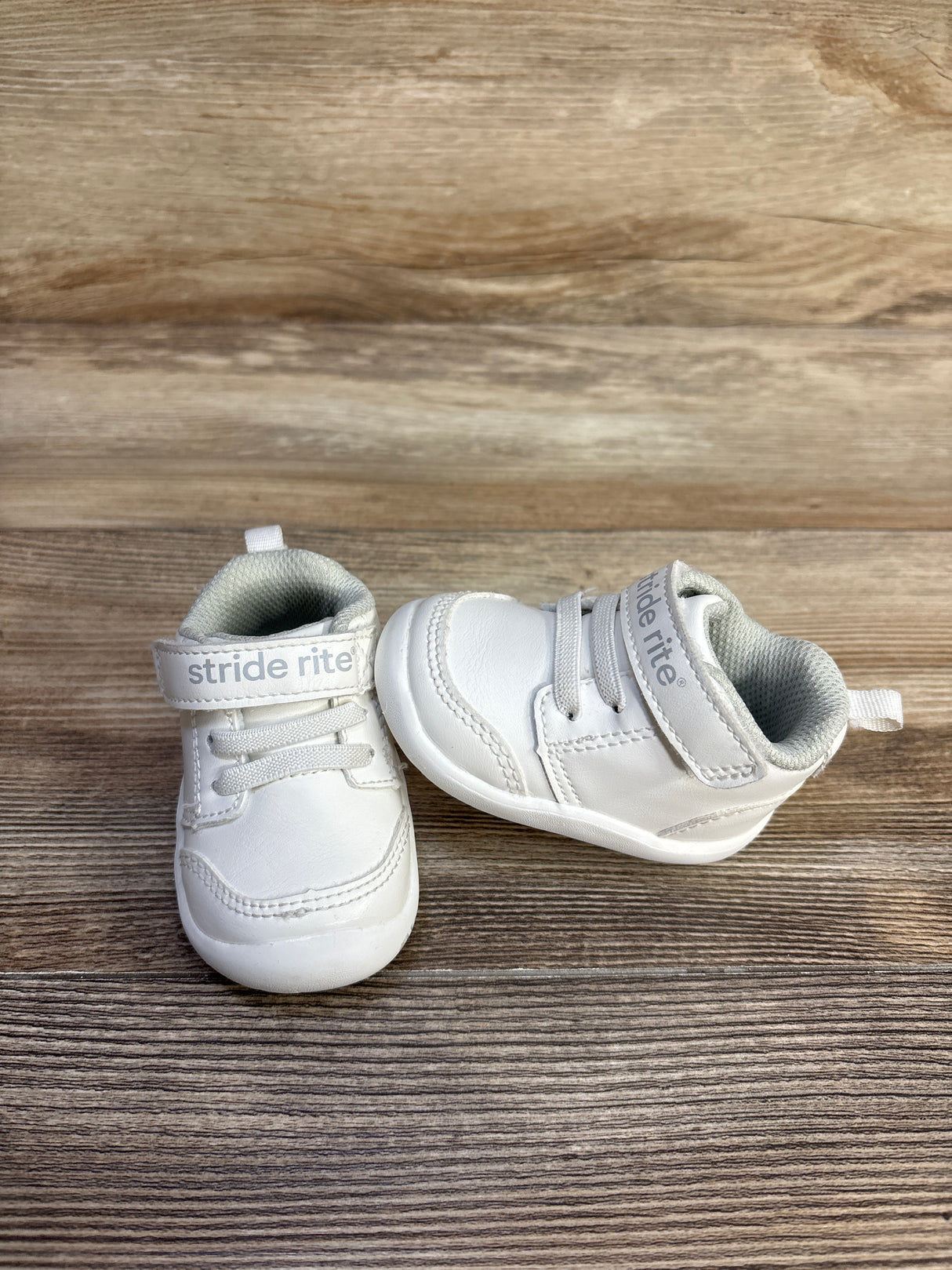 Munchkin by Stride Rite Mars Sneakers White sz 2c