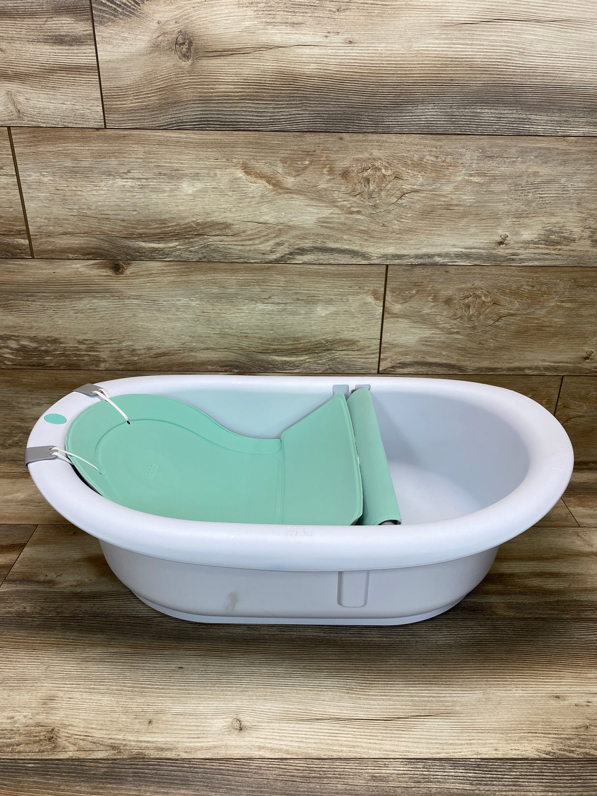 Frida Baby 4-in-1 Grow-With-Me Bath Tub