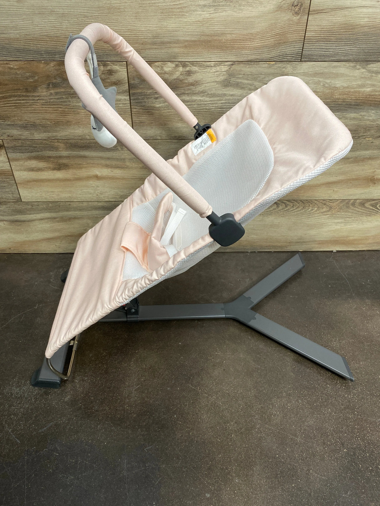 Baby Delight Alpine Portable Bouncer in Pink