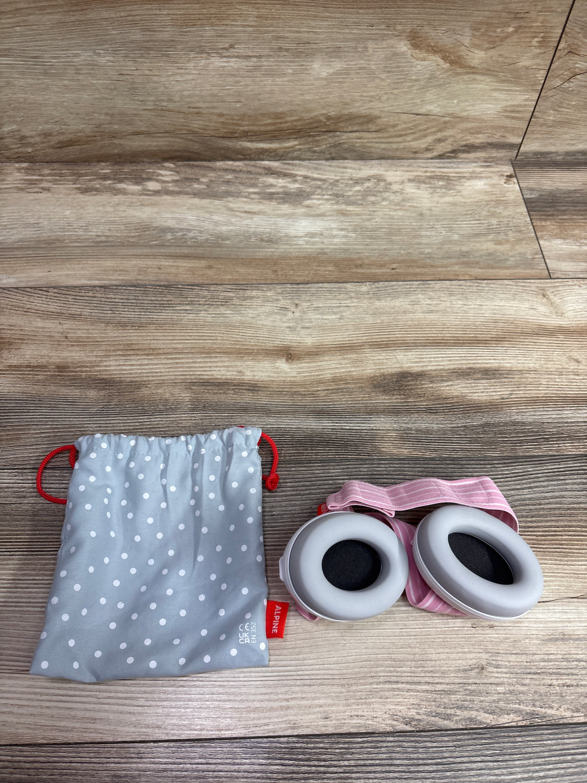 Alpine Muffy Baby Noise Cancelling Ear Muffs White/Pink