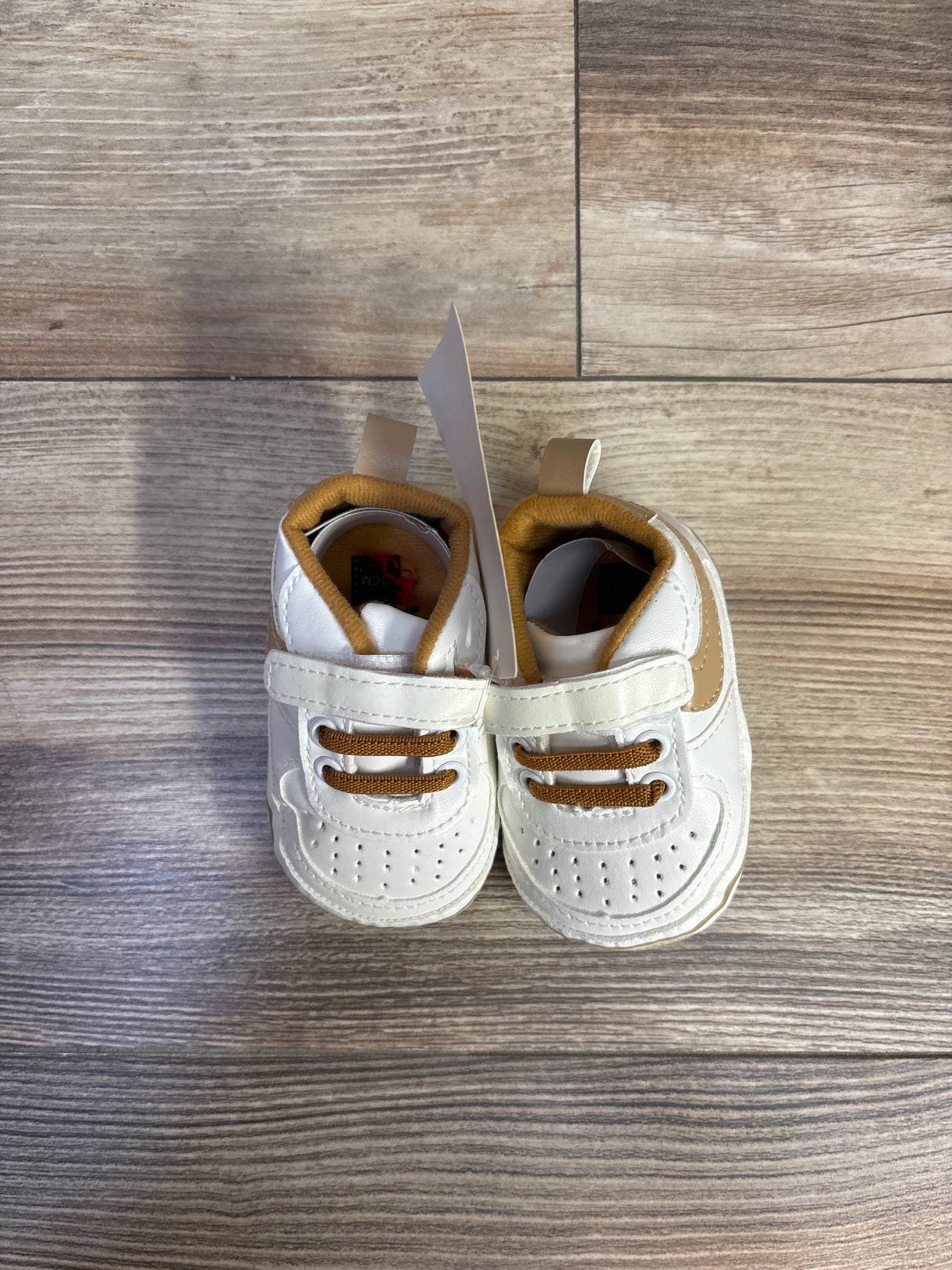 NEW Baby Fashion Shoes Soft Sole Sneakers White sz 1/2c