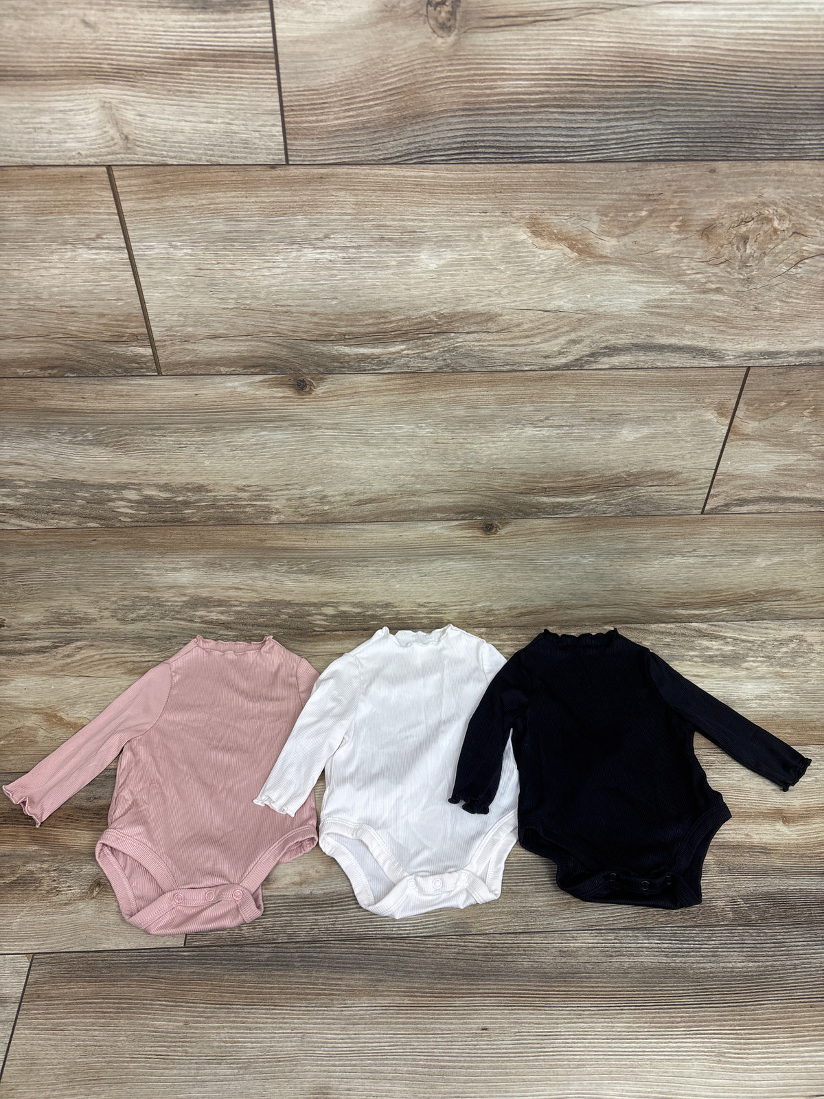 Shein 3pk Long Sleeve Bodysuits Black sz 0-1m