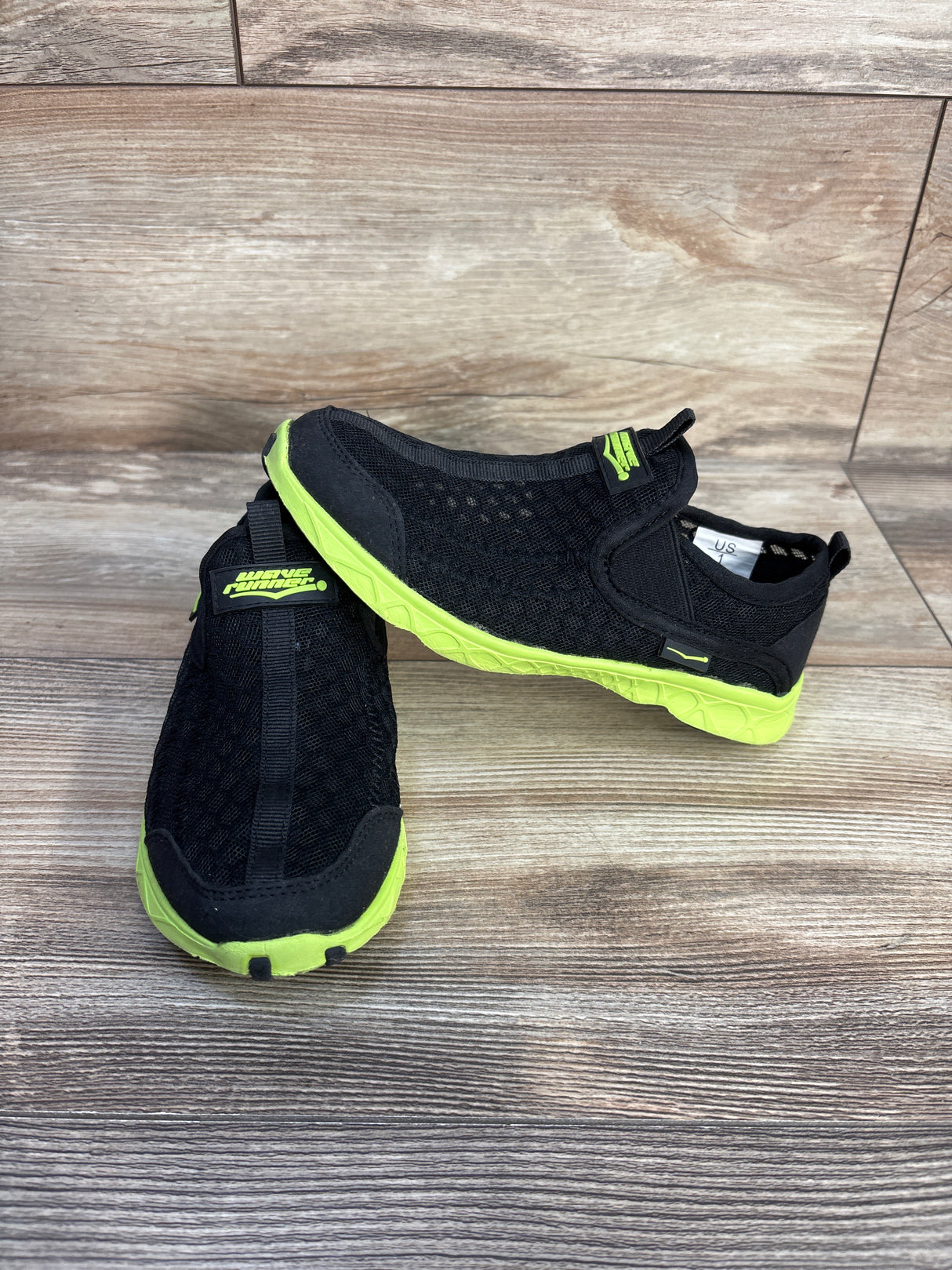 Wave Runner Aqua Slip-On Shoes Black sz 1Y