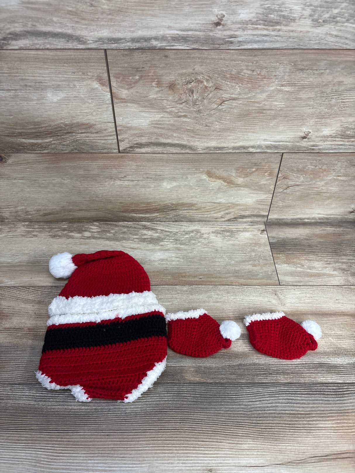 NEW So Dorable Crocheted Santa Hat, Bloomers, & Booties 3pc Set sz 0-6m