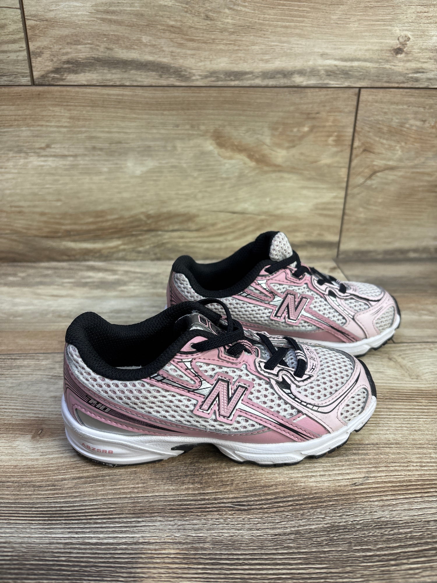 New Balance 740 Sneakers White/Pink sz 10c