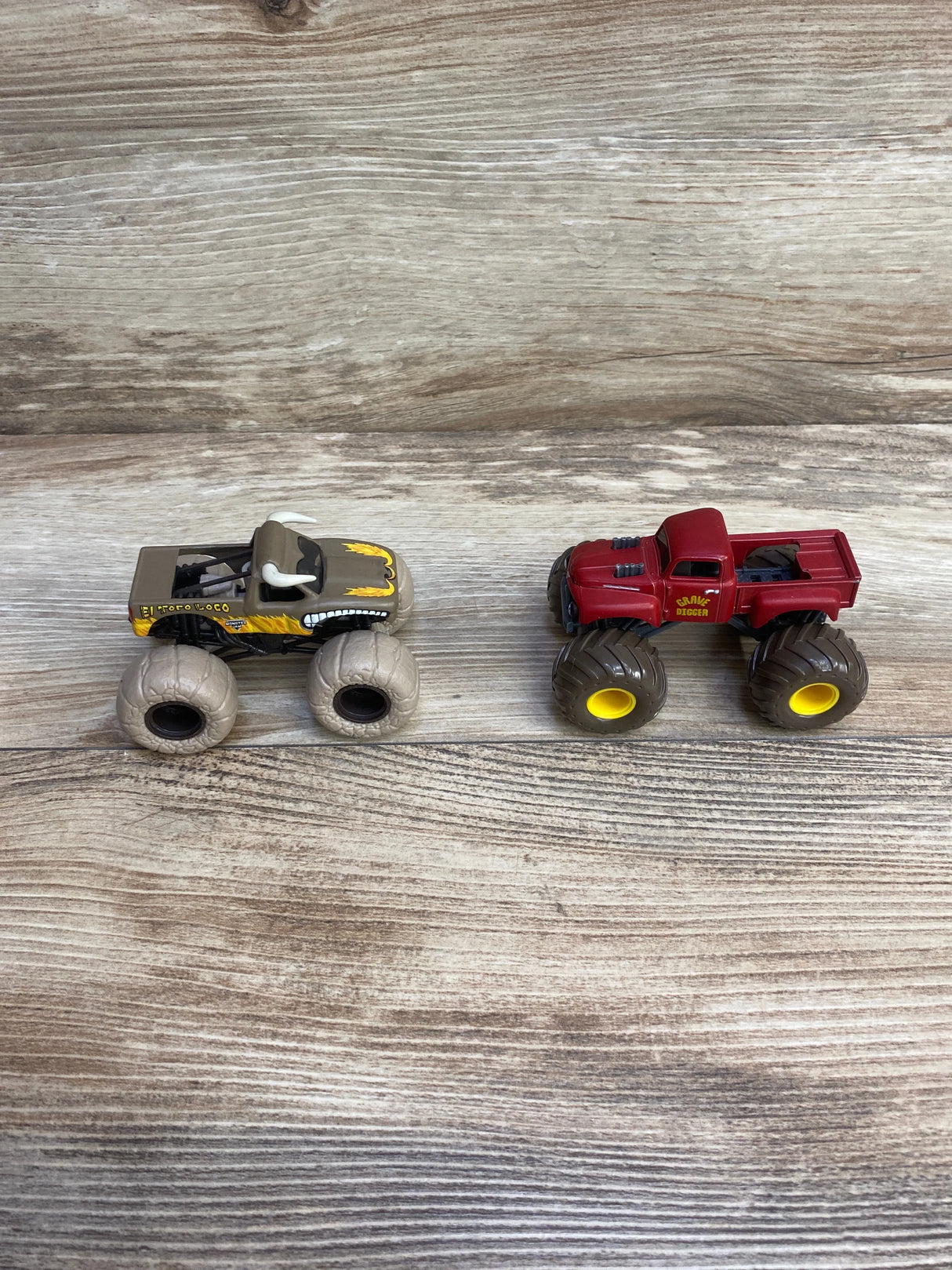 Monster Jam El Toro Loco Vs. Grave Digger Die-Cast Monster Trucks, 1:64 Scale