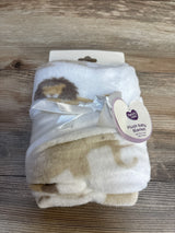Soft plush baby blanket with giraffe print, perfect for newborns and infants, ideal baby shower gift
