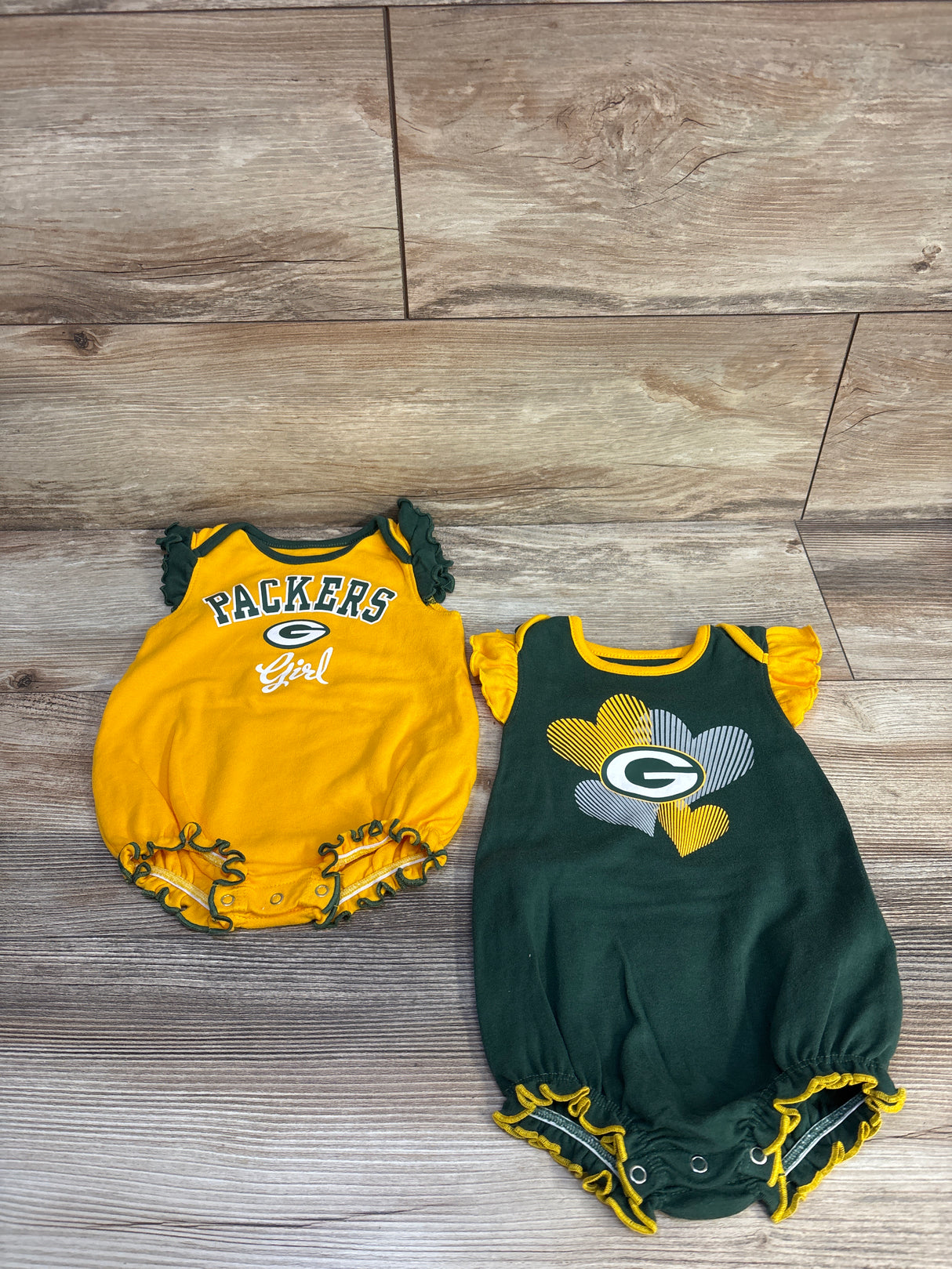NFL 2pk Green Bay Packers Ruffle Rompers Green sz 3/6m