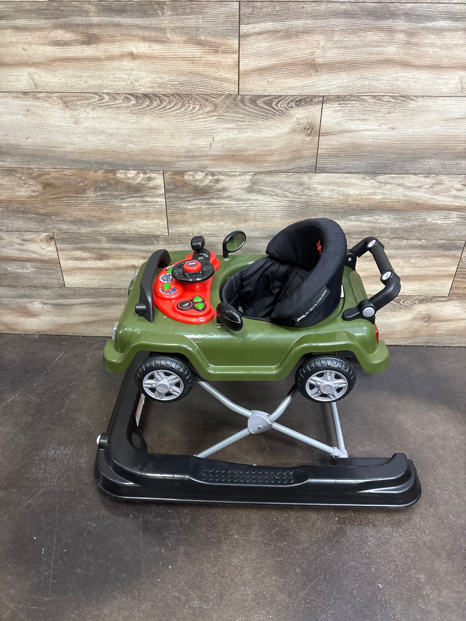 Delta Children Jeep Classic Wrangler 3-in-1 Grow With Me Activity Walker, Green