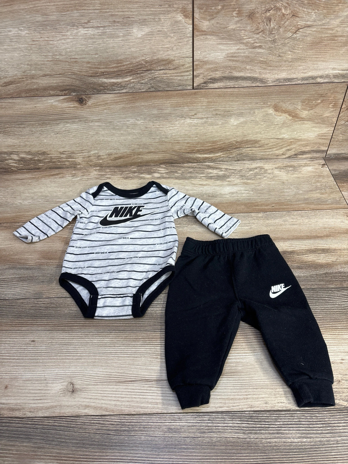 Nike 2pc Just Do It Bodysuit Set Grey sz 3m