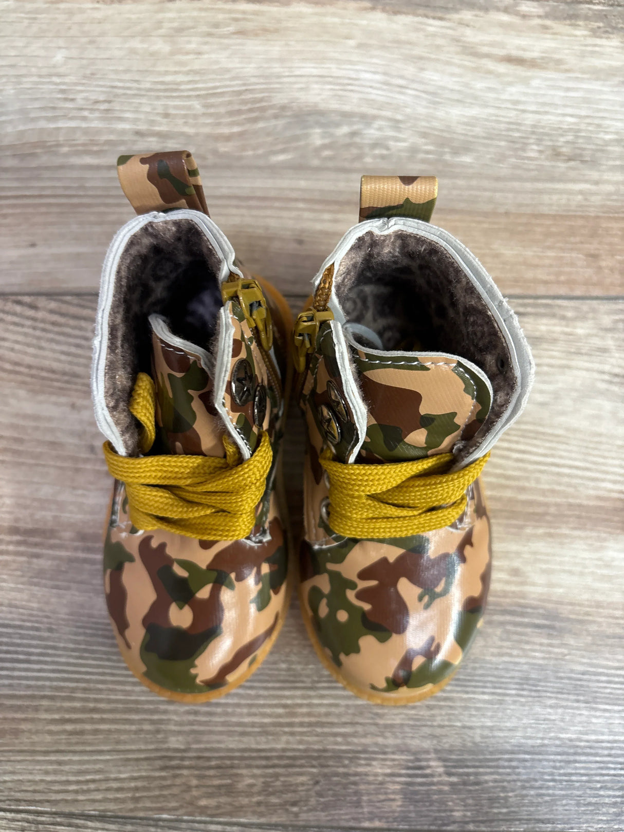 Camo Combat Boots Beige sz 5c