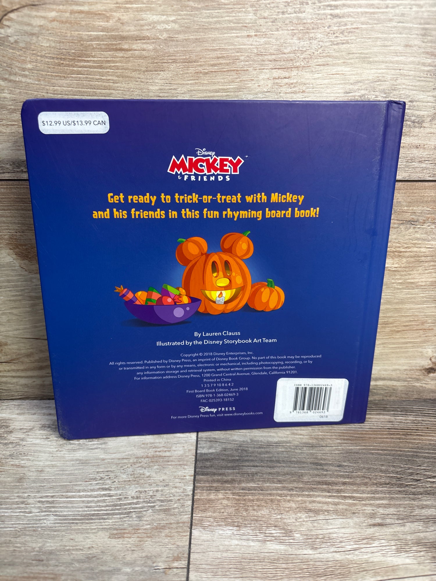 Mickey and the Five Trick-or-Treaters Board Book
