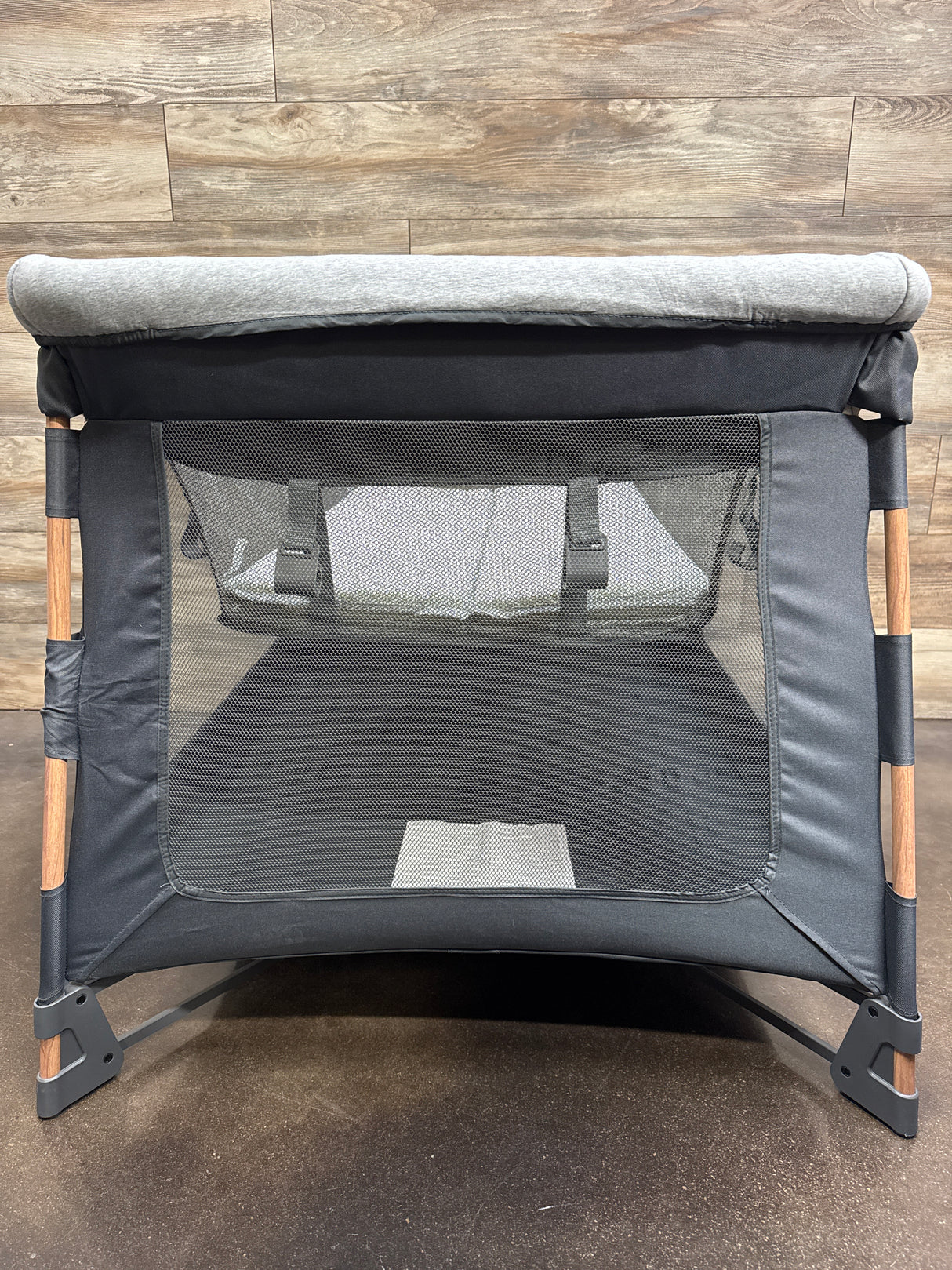 Maxi-Cosi Swift Playard in Grey