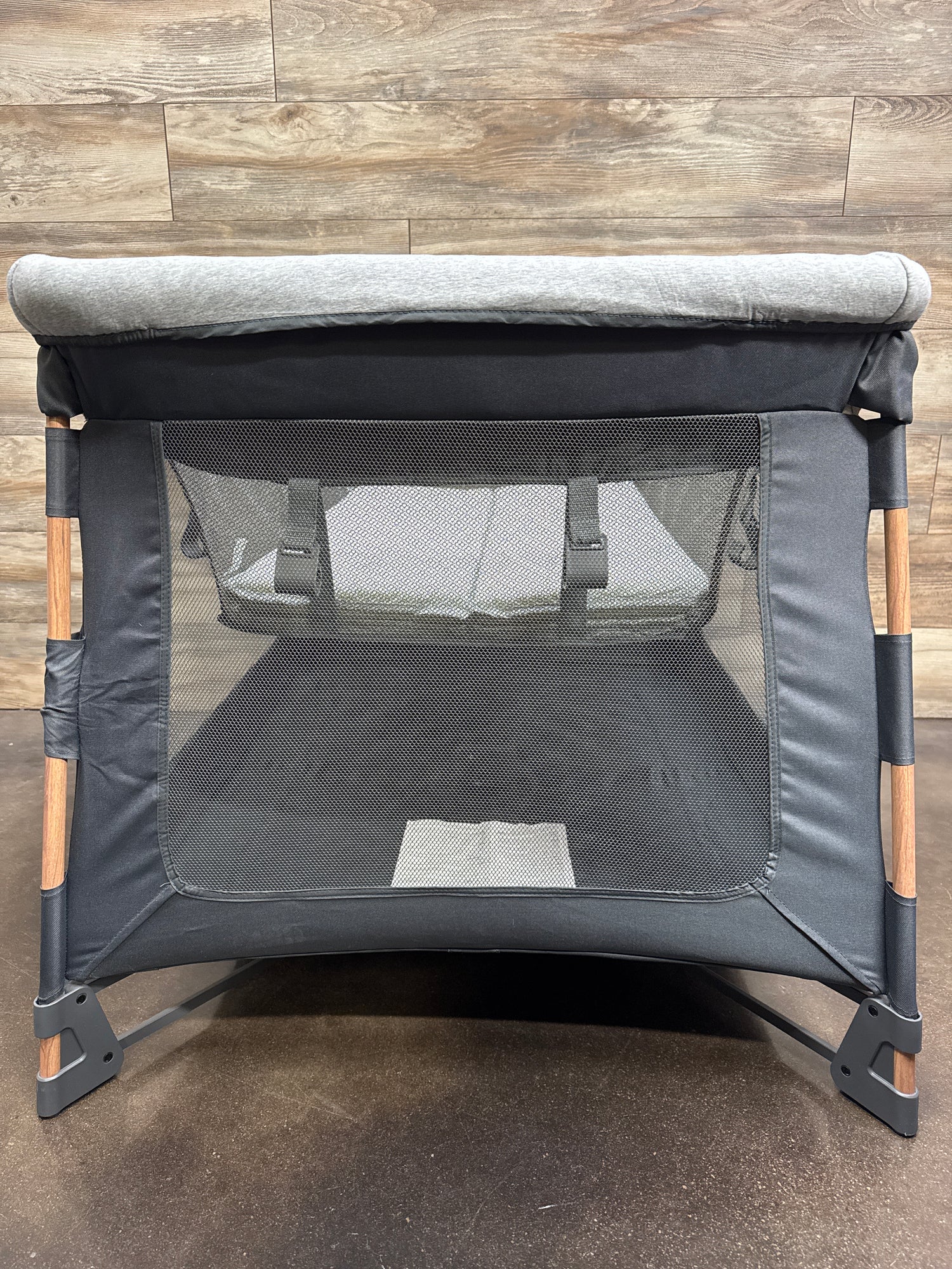 Maxi-Cosi Swift Playard in Grey
