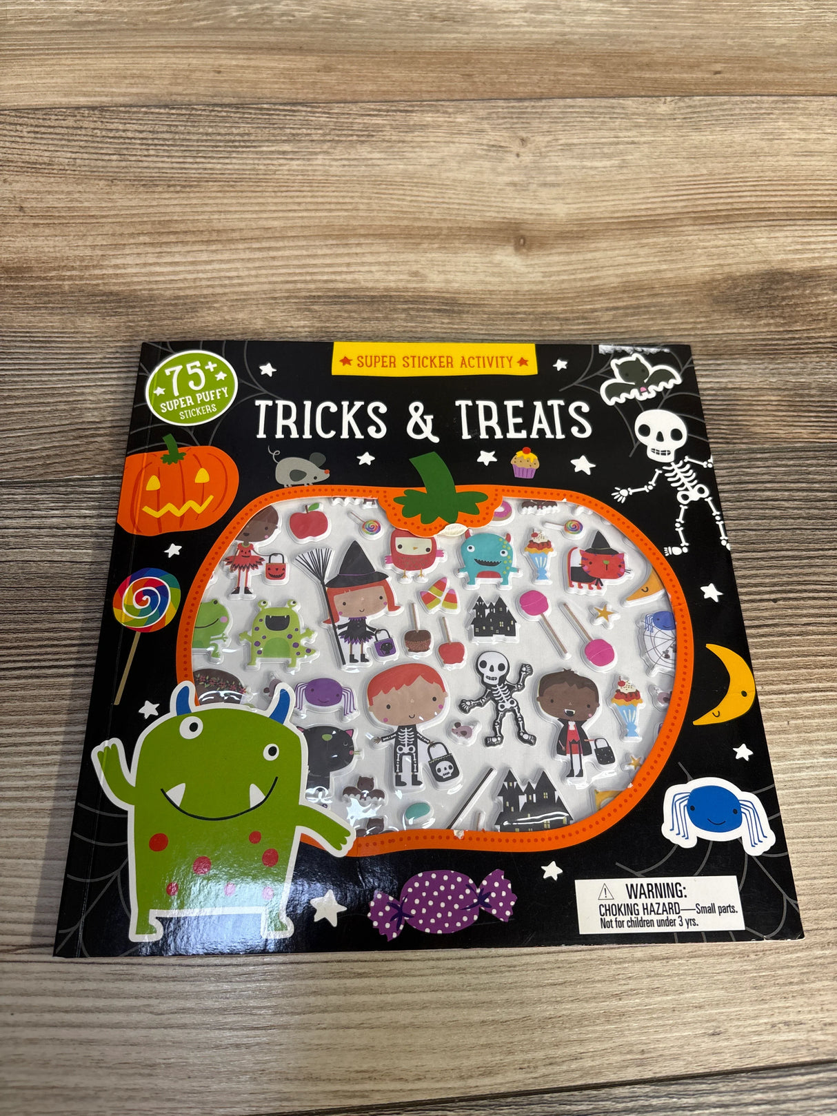 NEW Super Sticker Activity: Tricks and Treats Sticker Book