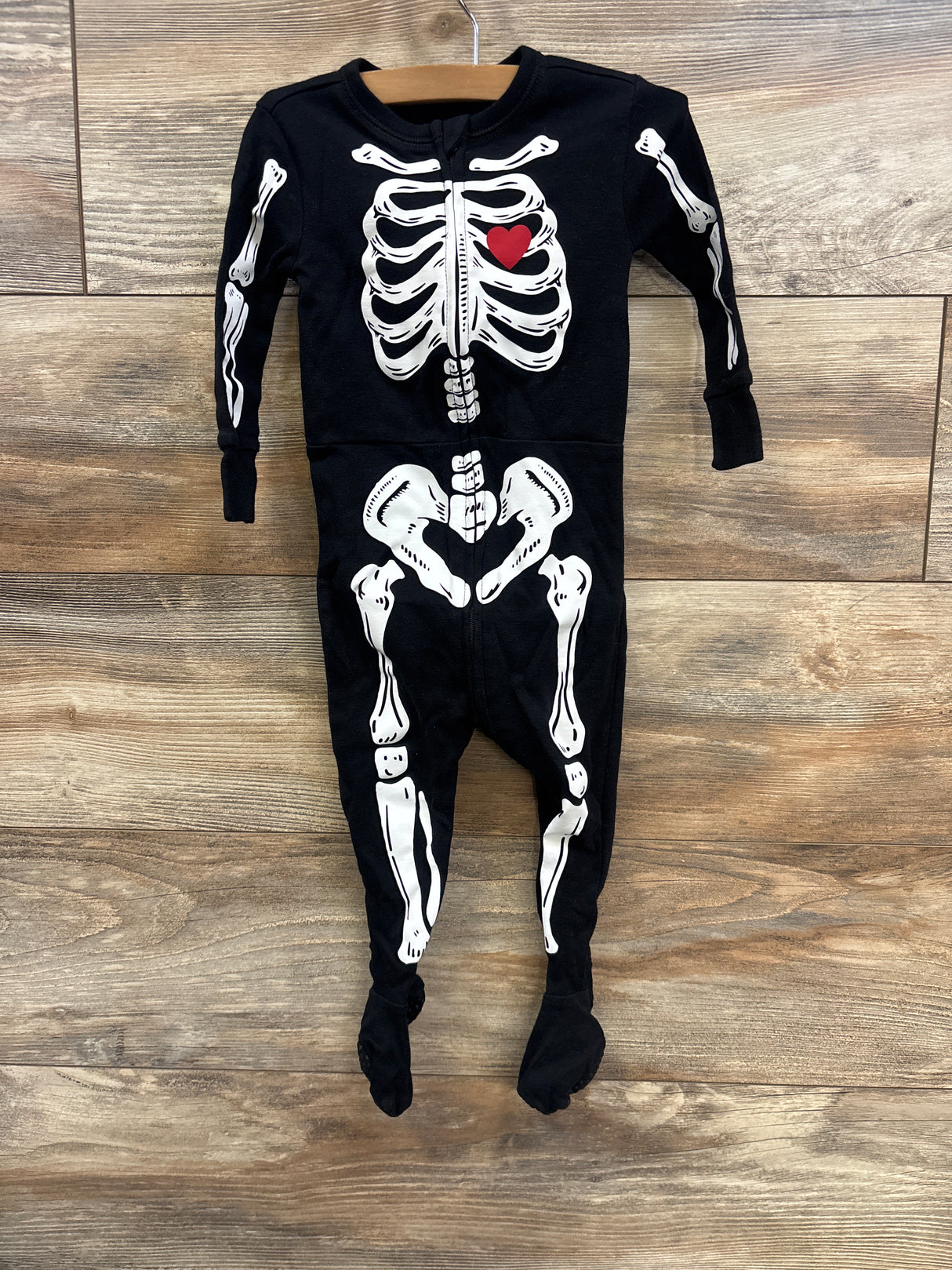 Old Navy Skeleton Heart Sleeper Black sz 12-18m