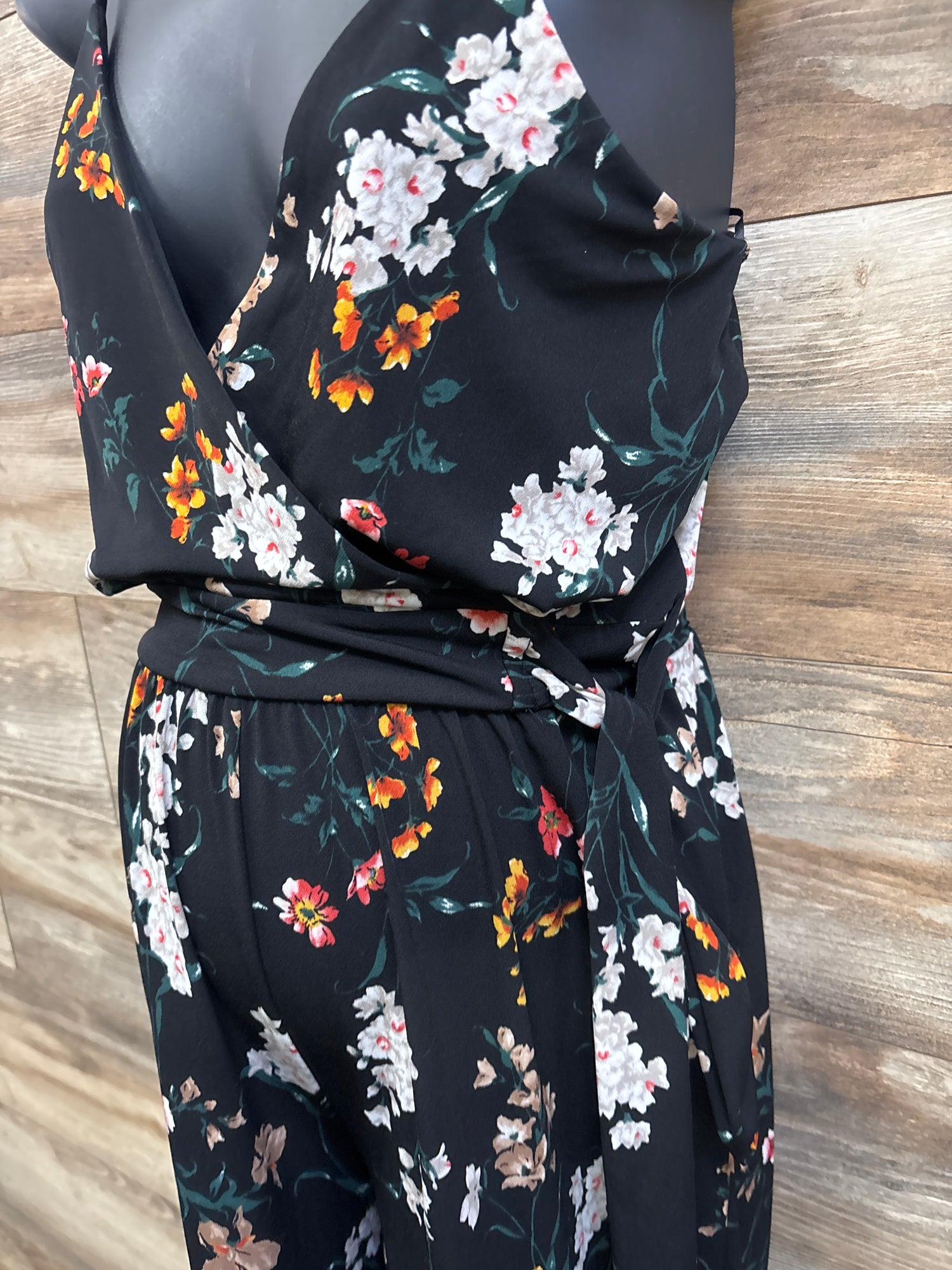 Kaileigh Maternity Sleeveless Floral Jumpsuit Black sz Medium