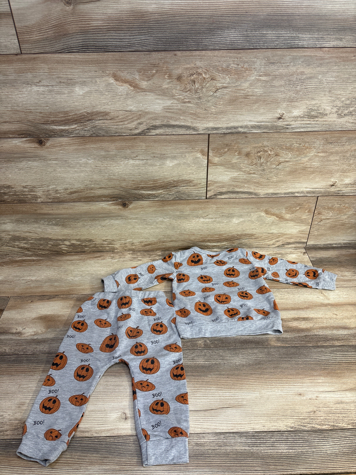 Boo Pumpkin 2pc Pull Over Sweater Set Grey sz 12-18m