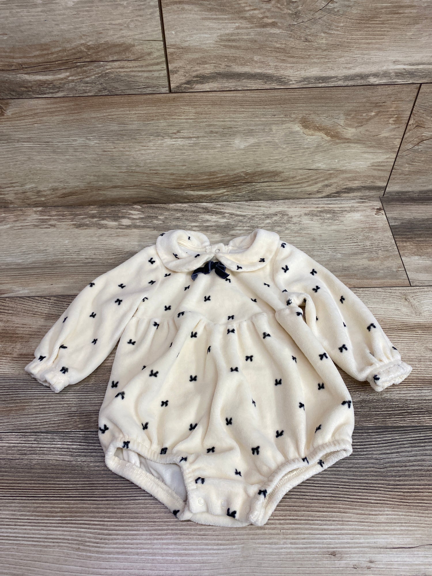 Cat & Jack Long Sleeve Velvet Bubble Romper Cream sz 6-9m